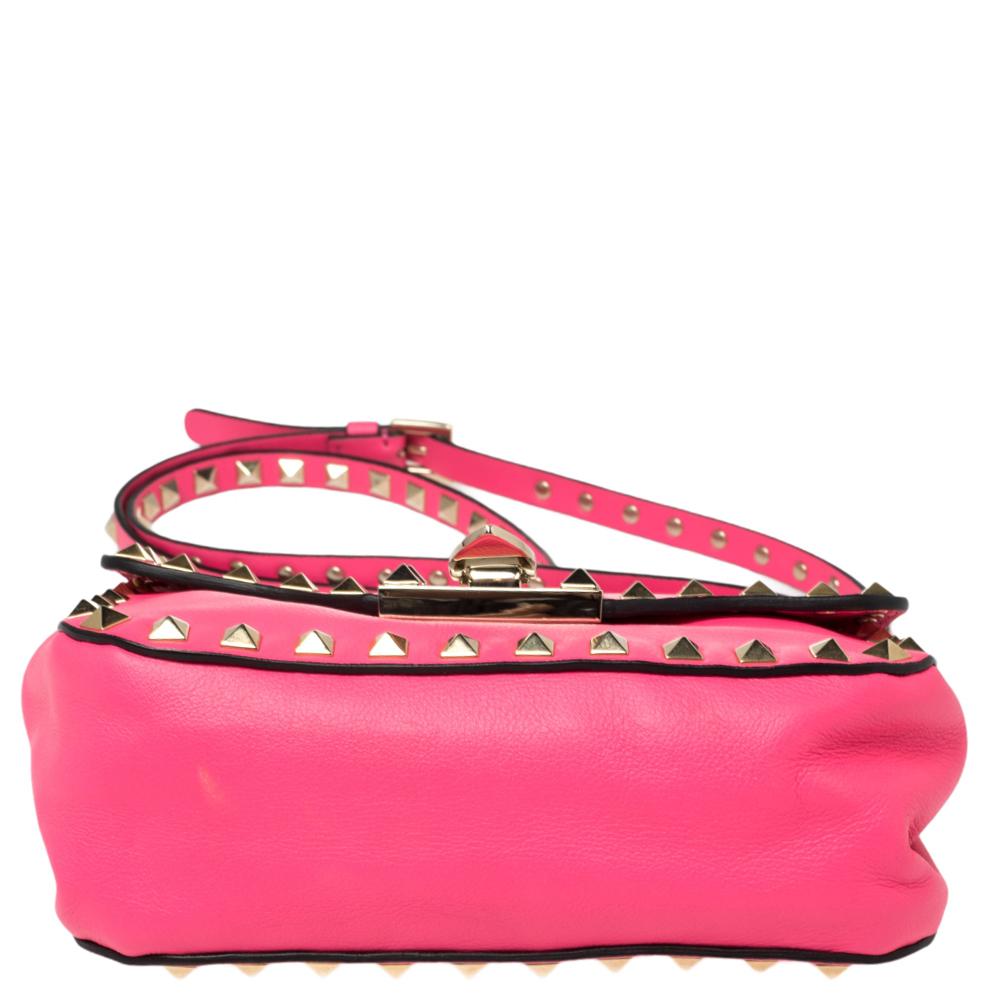 Valentino Valentino Neon Rosa Leder Mini Rockstud Umhängetasche mit Klappe Damen