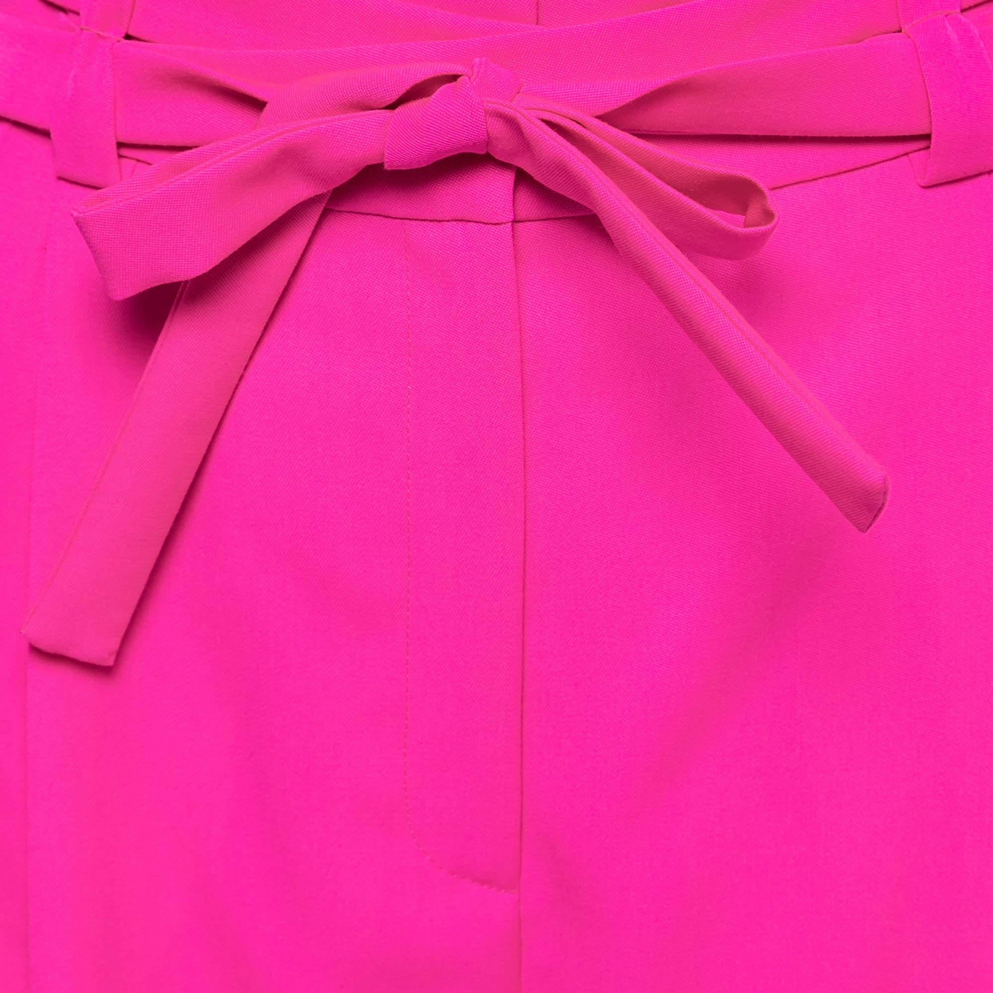 Valentino Neon Pink Wool Pleated Knee-Length Shorts S In Excellent Condition For Sale In Dubai, Al Qouz 2
