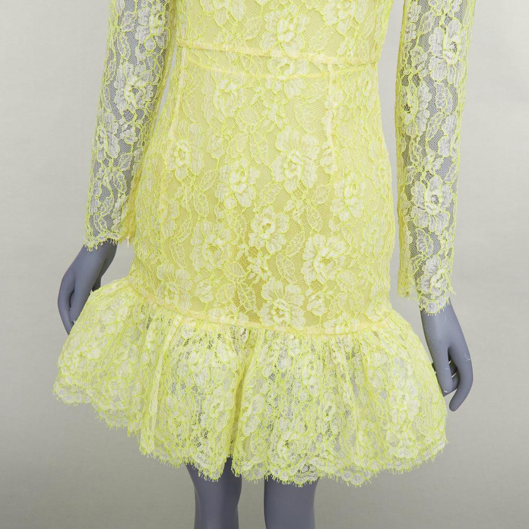 VALENTINO neon yellow cream lace silk lined tulle trim mini dress
Reference: GEGG/A00091
Brand: Valentino
Designer: Pier Paolo Piccioli
Material: Lace
Color: Neon Yellow, Cream
Pattern: Solid
Closure: Zip
Lining: Yellow Silk
Extra Details: Lined
