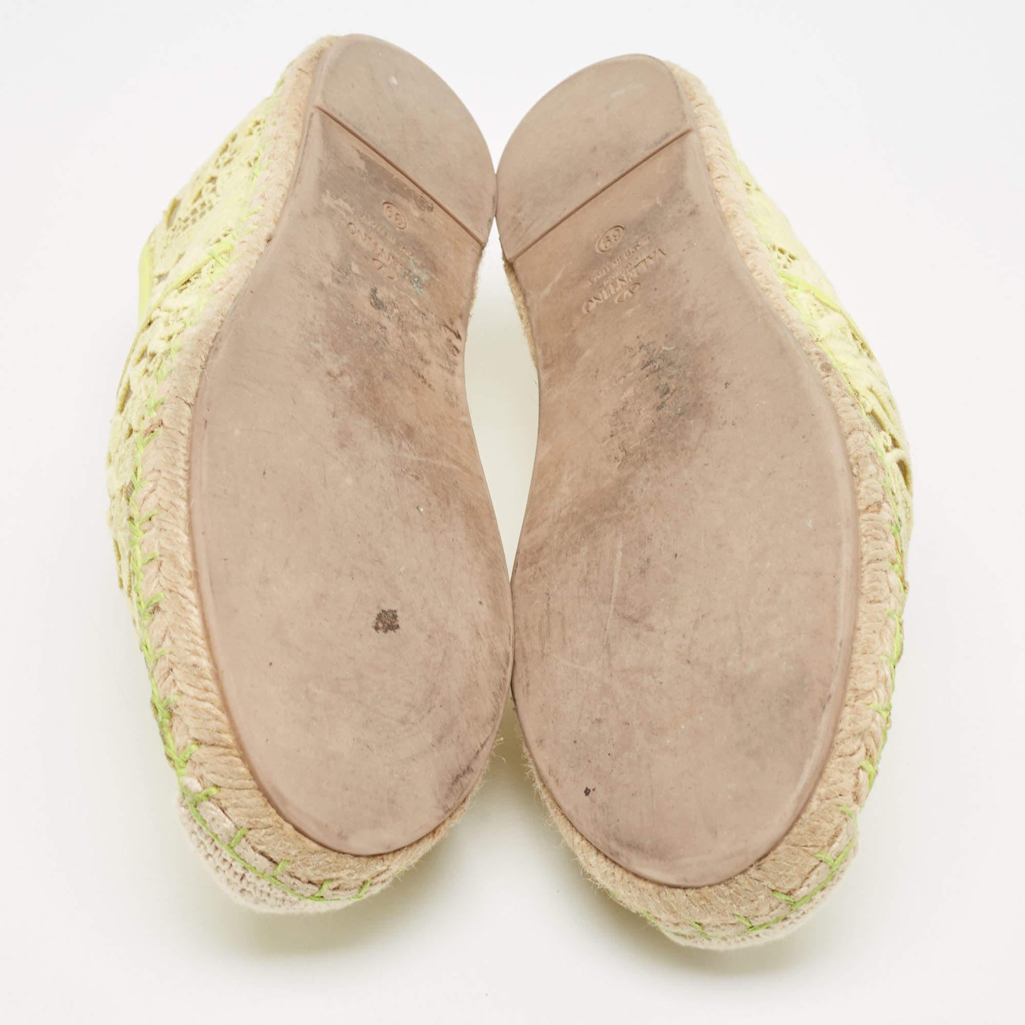 Valentino - Espadrilles en cuir et dentelle jaune fluo - Taille 39 1