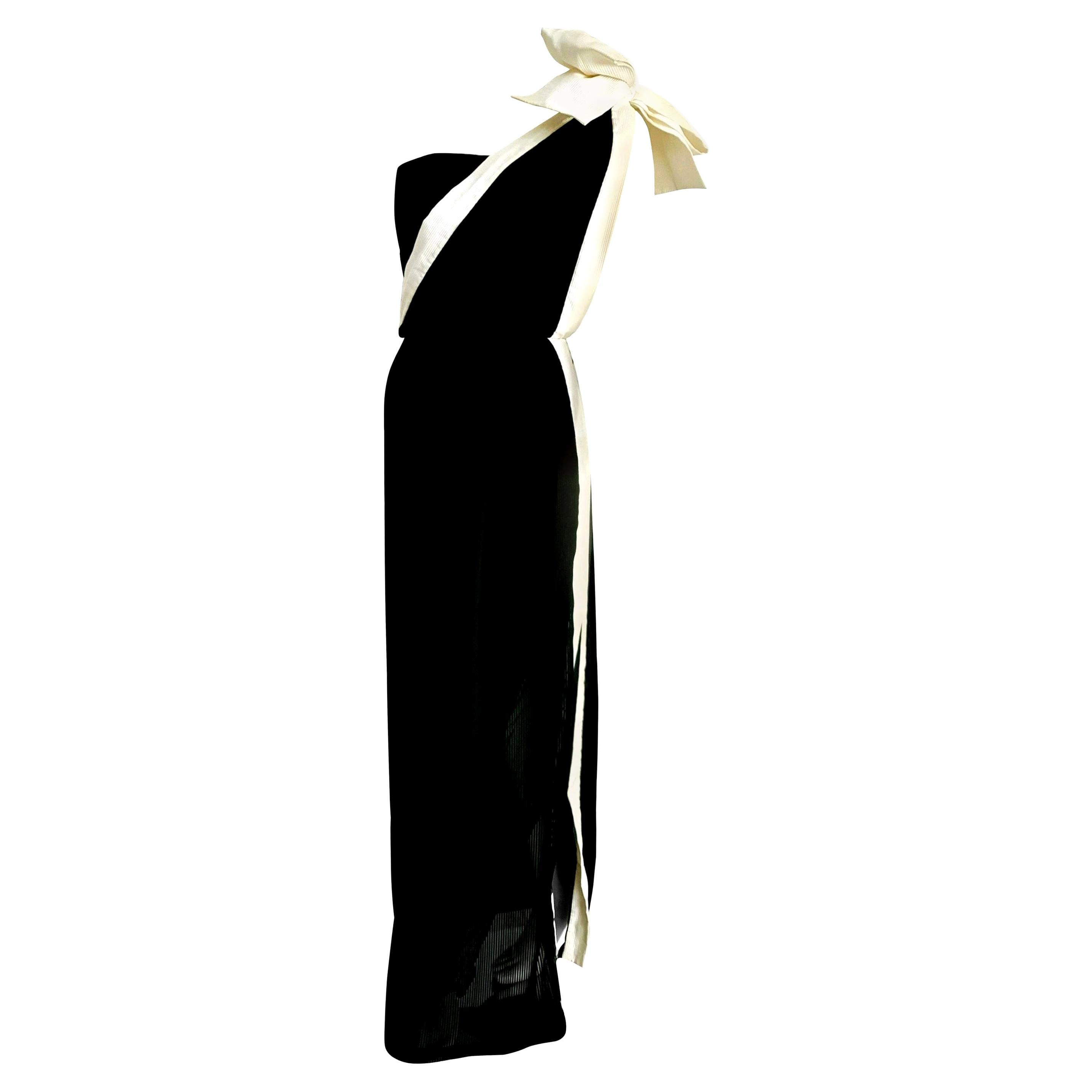 VALENTINO "New" Haute Couture White Bow Pleated Black Silk Dress Gown - Unworn  For Sale