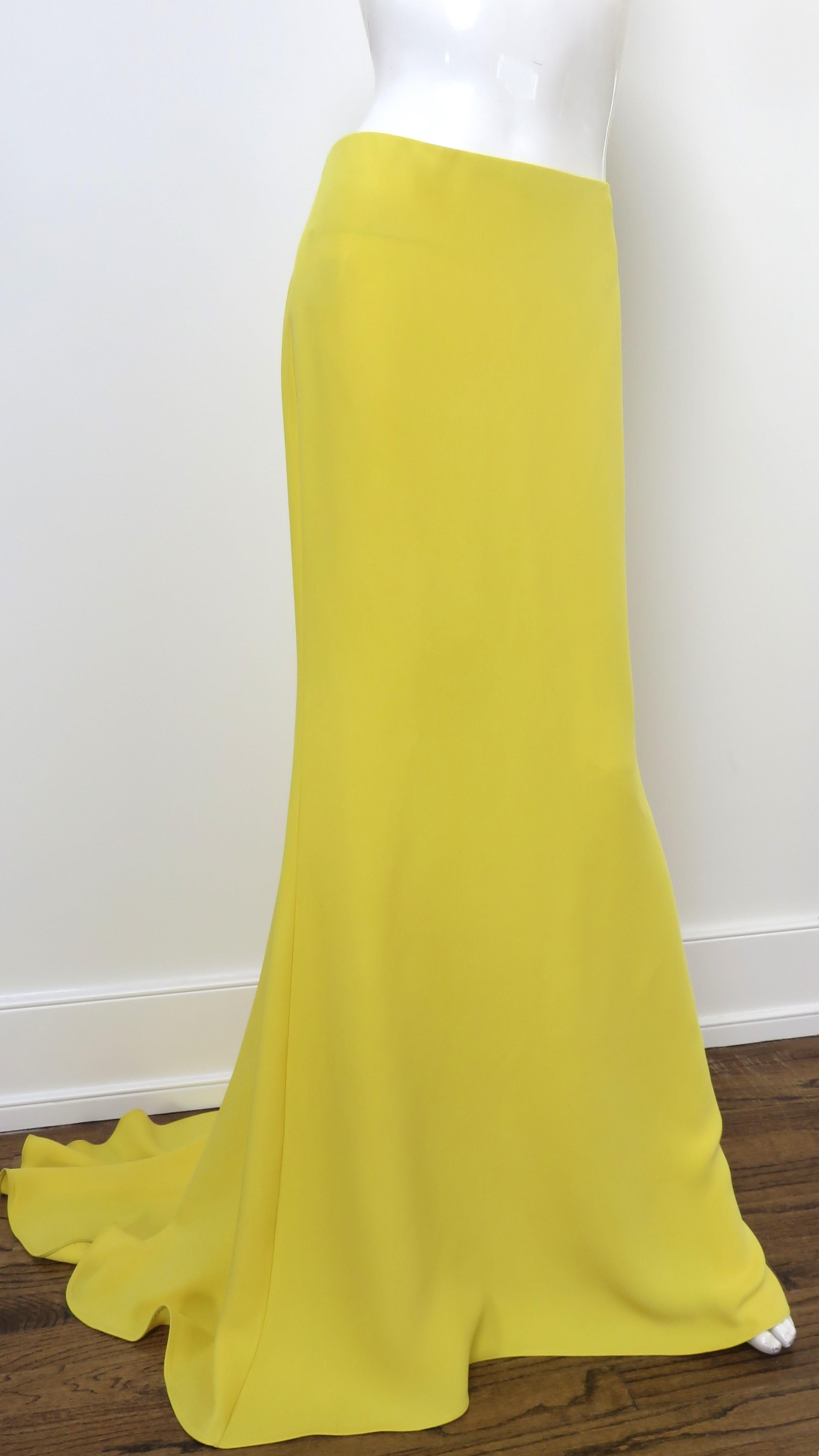 Valentino New Silk Skirt with Train In Good Condition In Water Mill, NY