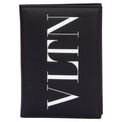 Valentino NIB Funda para pasaporte Negro Blanco
