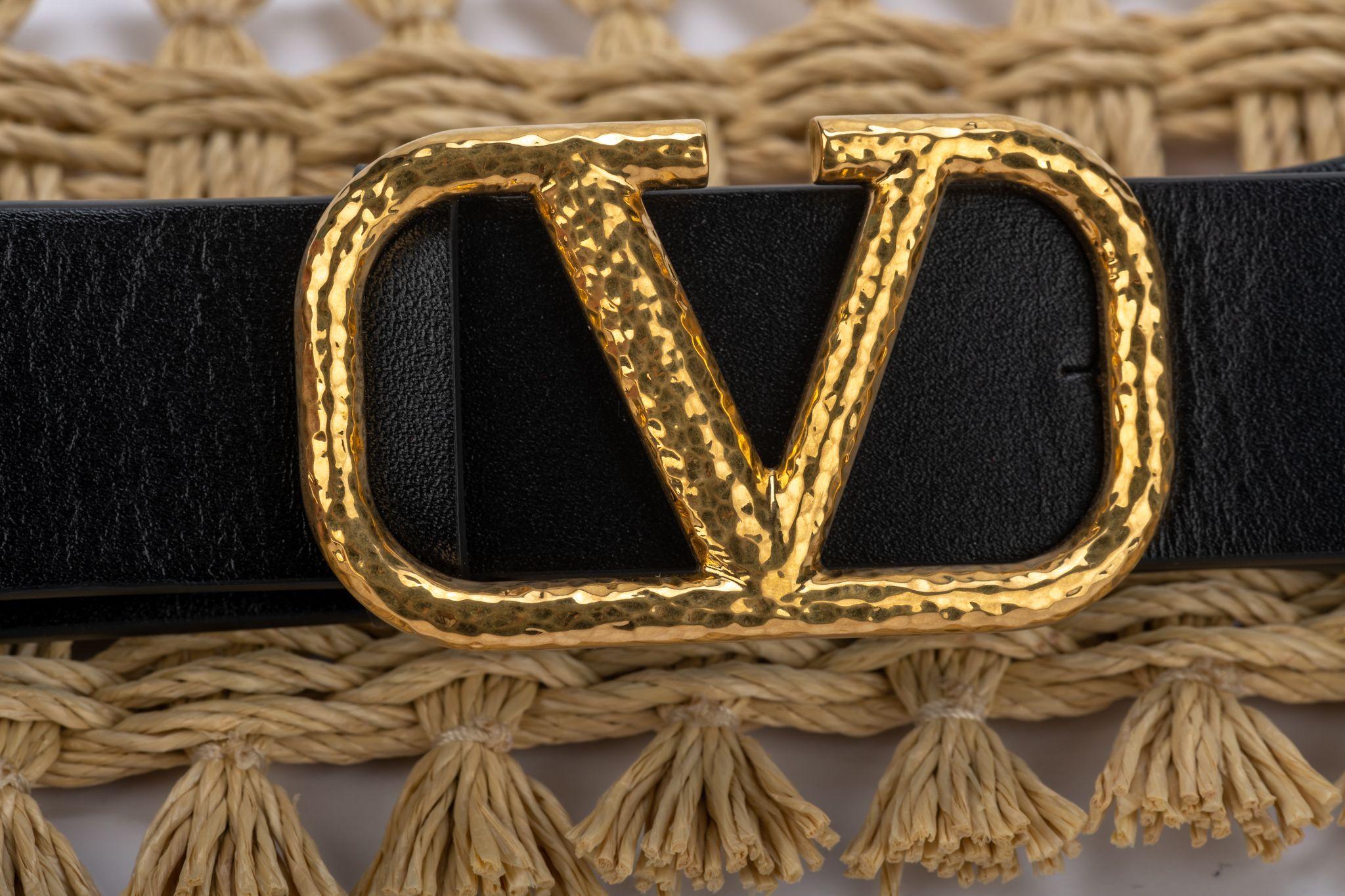 Valentino nouvelle ceinture large en raphia tissé et cuir noir avec logo, boucle martelée or. 85 cm/34