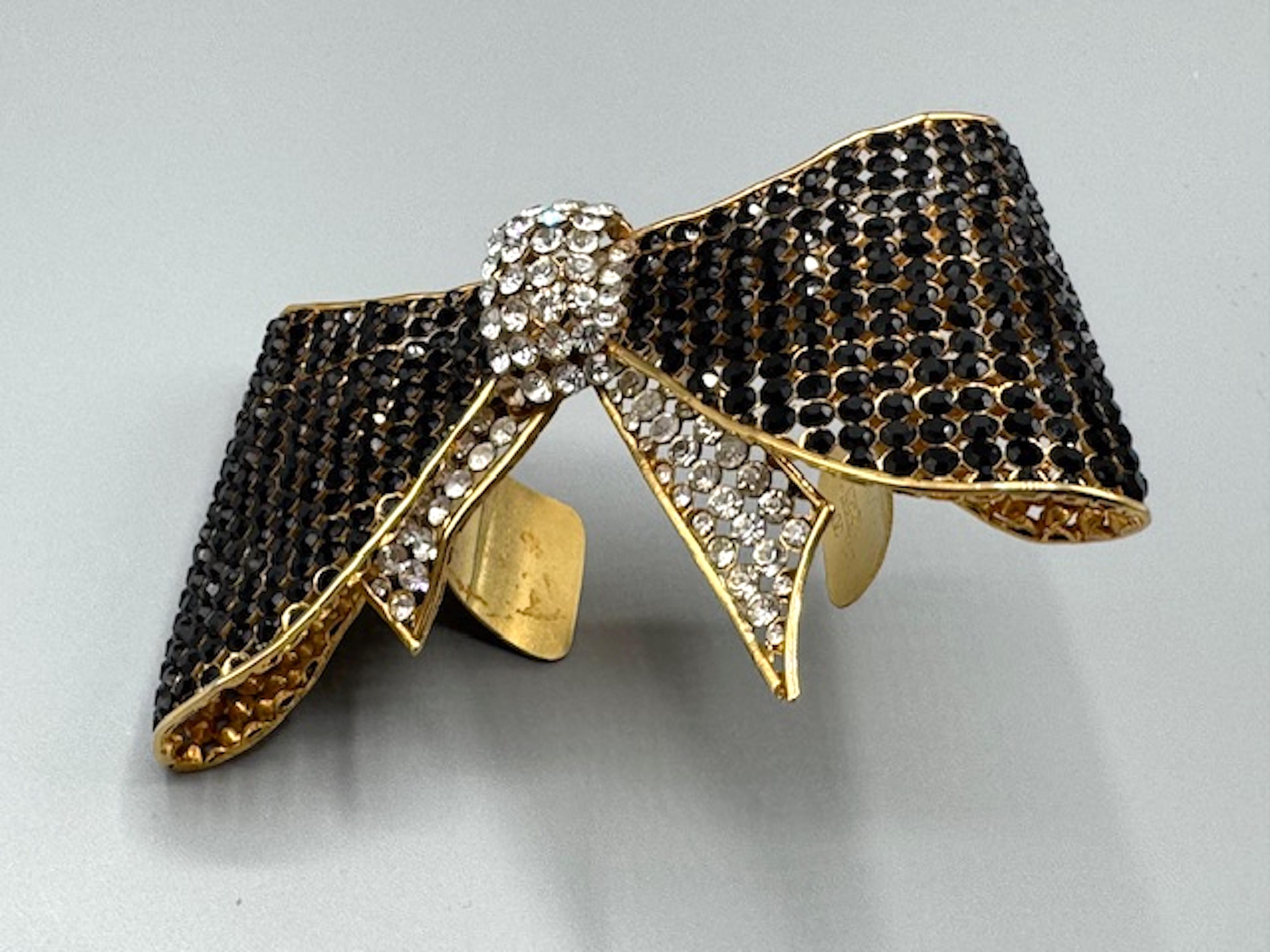 Valentino Night 1980s Bracciale grande con fiocco in oro, nero e strass trasparenti 9