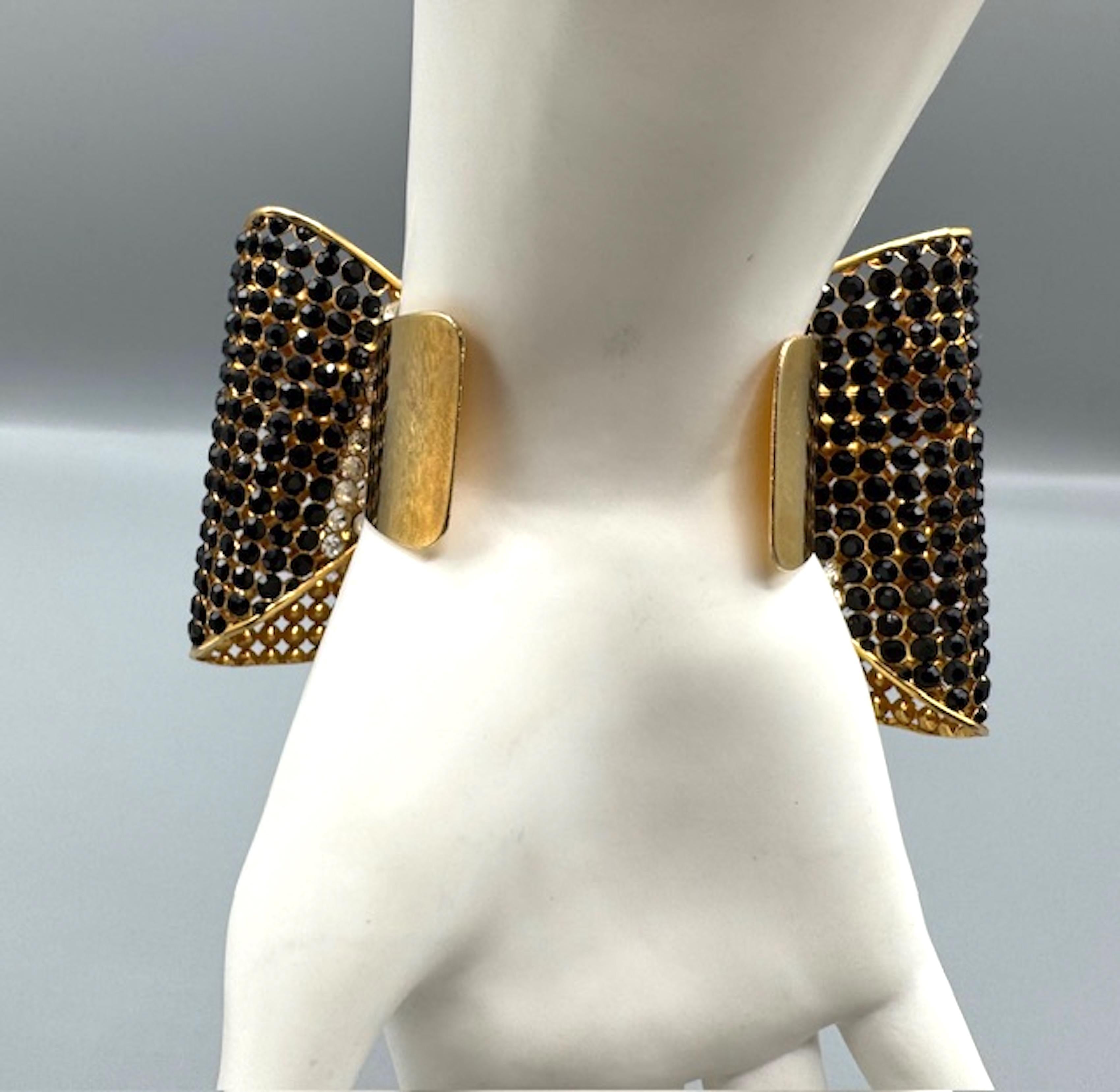 Valentino Night 1980s Bracciale grande con fiocco in oro, nero e strass trasparenti 12