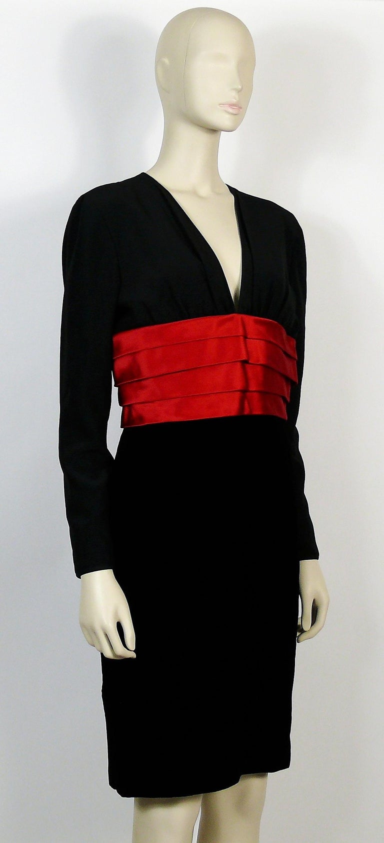 Valentino Night Vintage Black and Red Cocktail Dress In Good Condition For Sale In Nice, FR