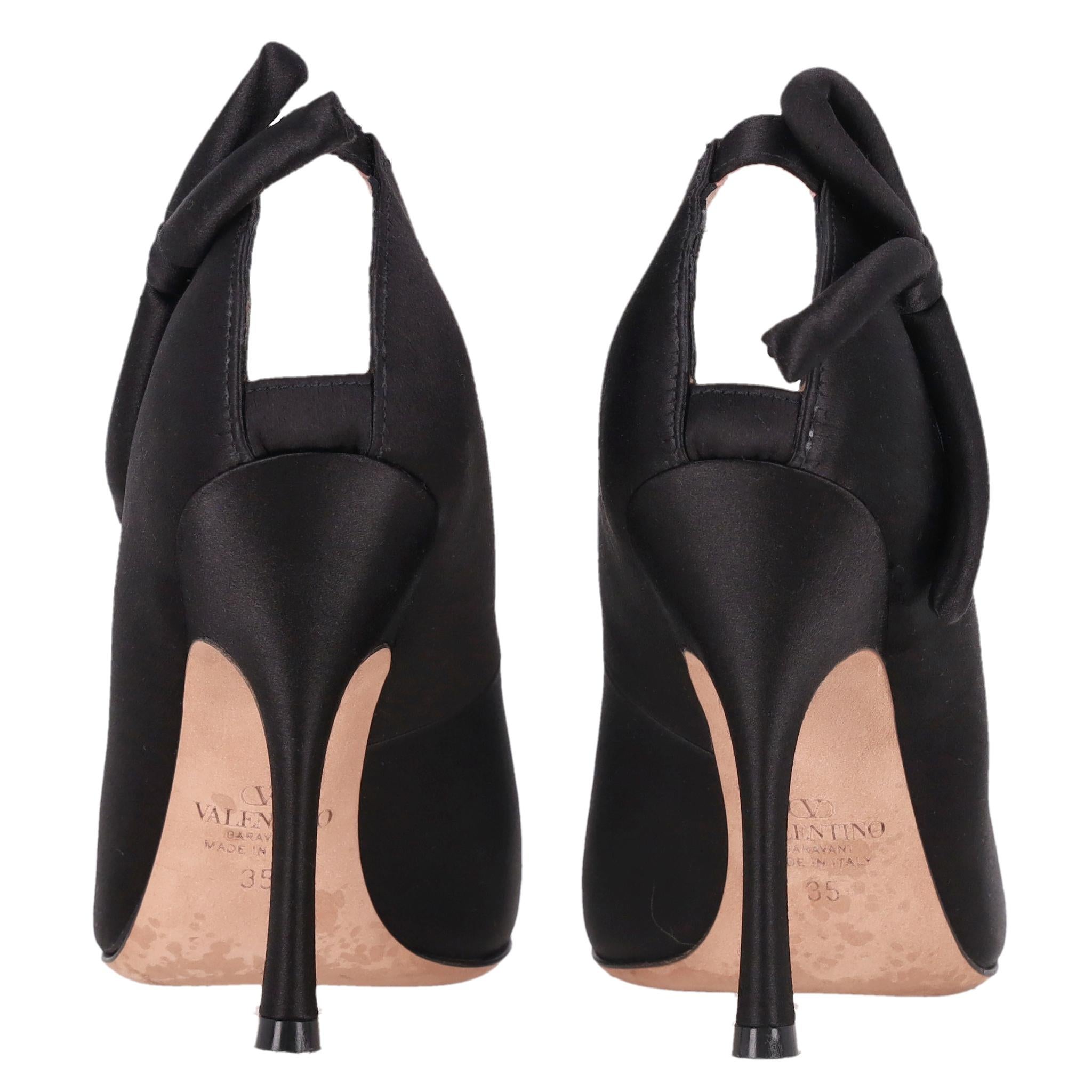 Valentino - Escarpins en satin ornés d'un nœud en forme d'étoile Pour femmes en vente