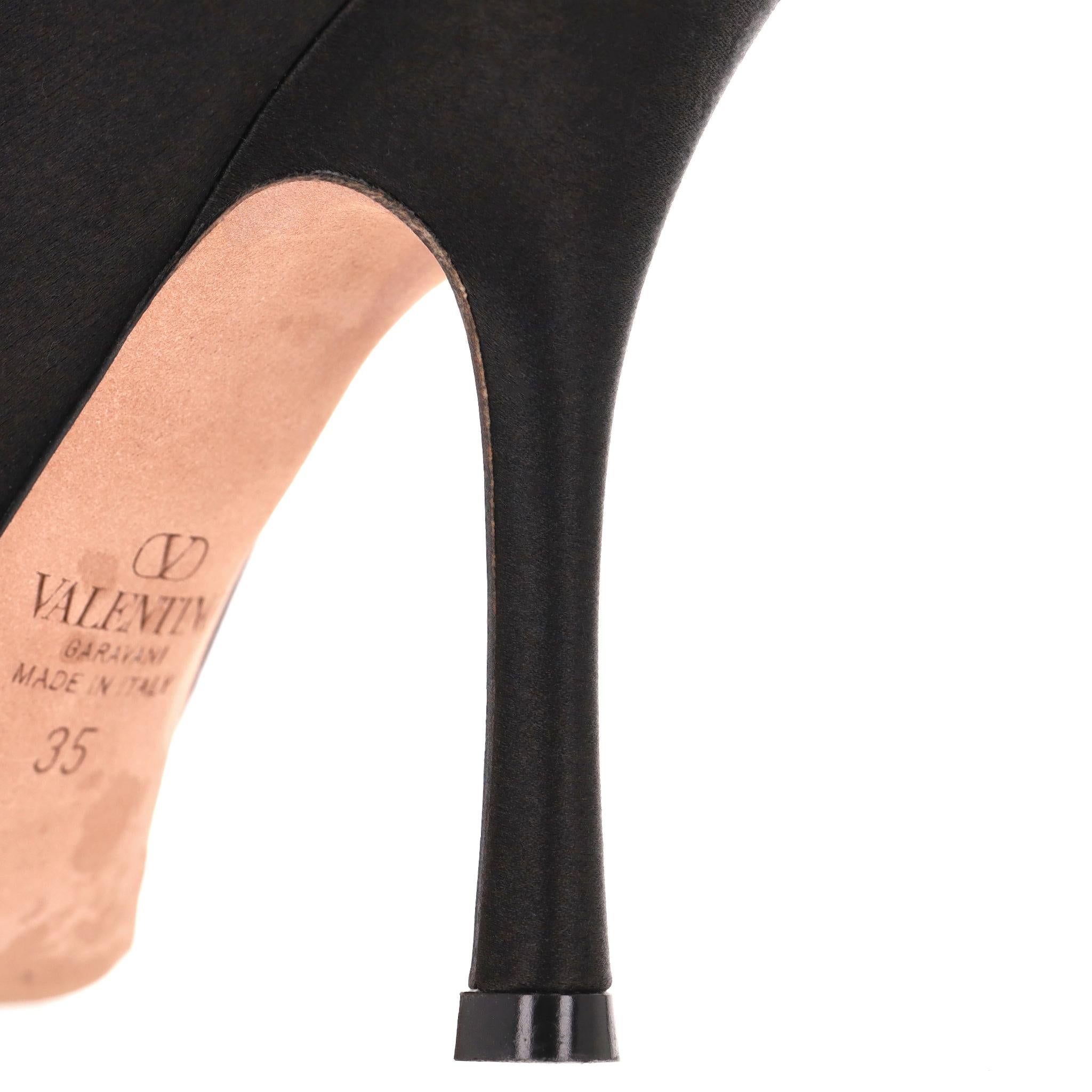 Valentino - Escarpins en satin ornés d'un nœud en forme d'étoile en vente 3