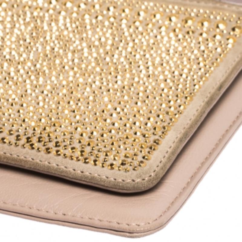 Valentino Nude Beige/Gold Leather and Suede Studded Wristlet Pouch en venta 2