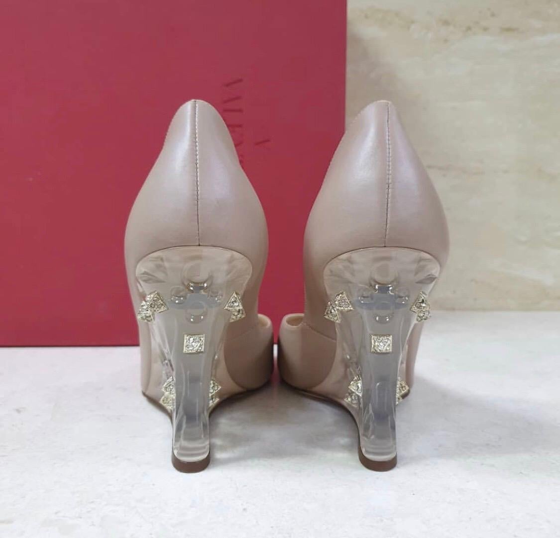 Valentino Nude Clear Studded Wedges Leather Pumps  In New Condition In Krakow, PL