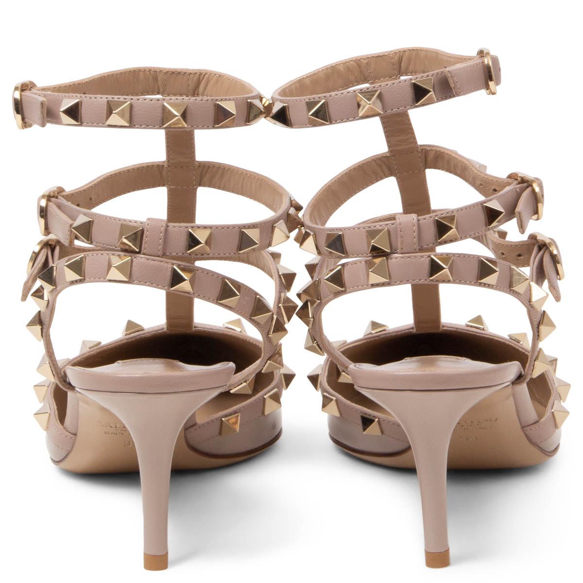 VALENTINO nude patent leather ROCKSTUD CAGED Sandals Shoes 39 In Excellent Condition For Sale In Zürich, CH