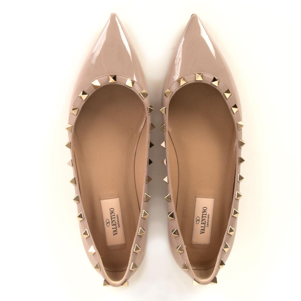 VALENTINO Nude Lackleder Rockstud Pointed Toe Flats Schuhe 38.5 Damen