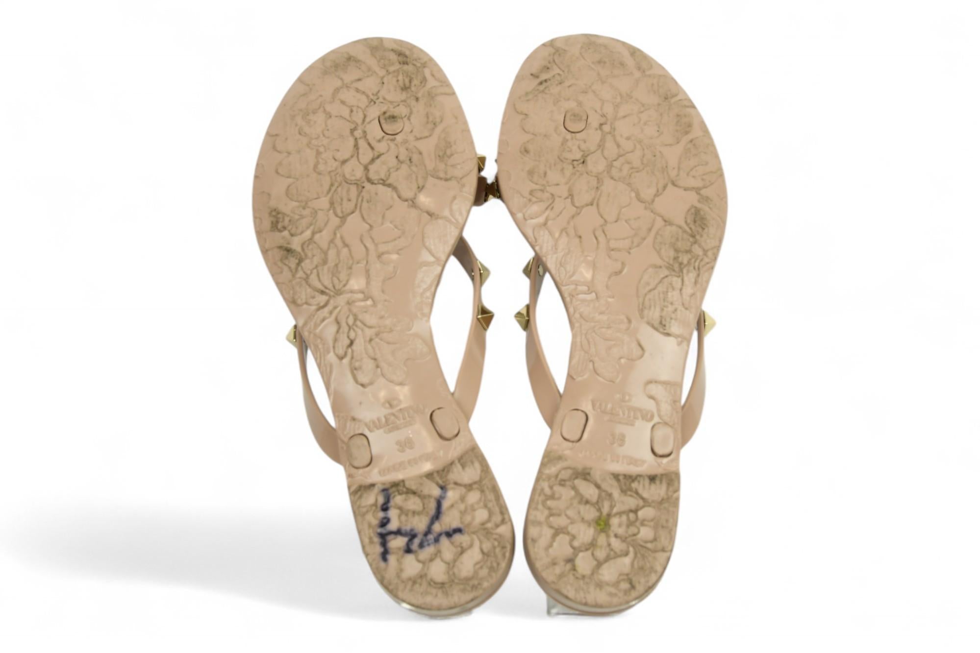 Valentino Sandali con fiocco Rockstud nude  Taglia 6 US in vendita 1