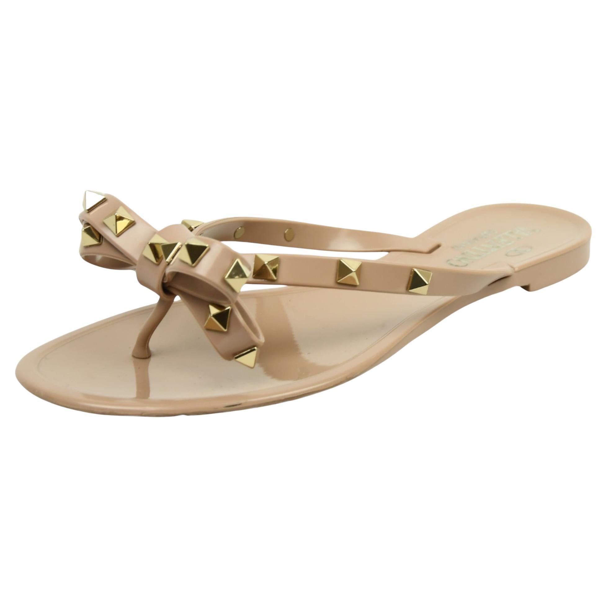 Valentino Sandali con fiocco Rockstud nude  Taglia 6 US in vendita