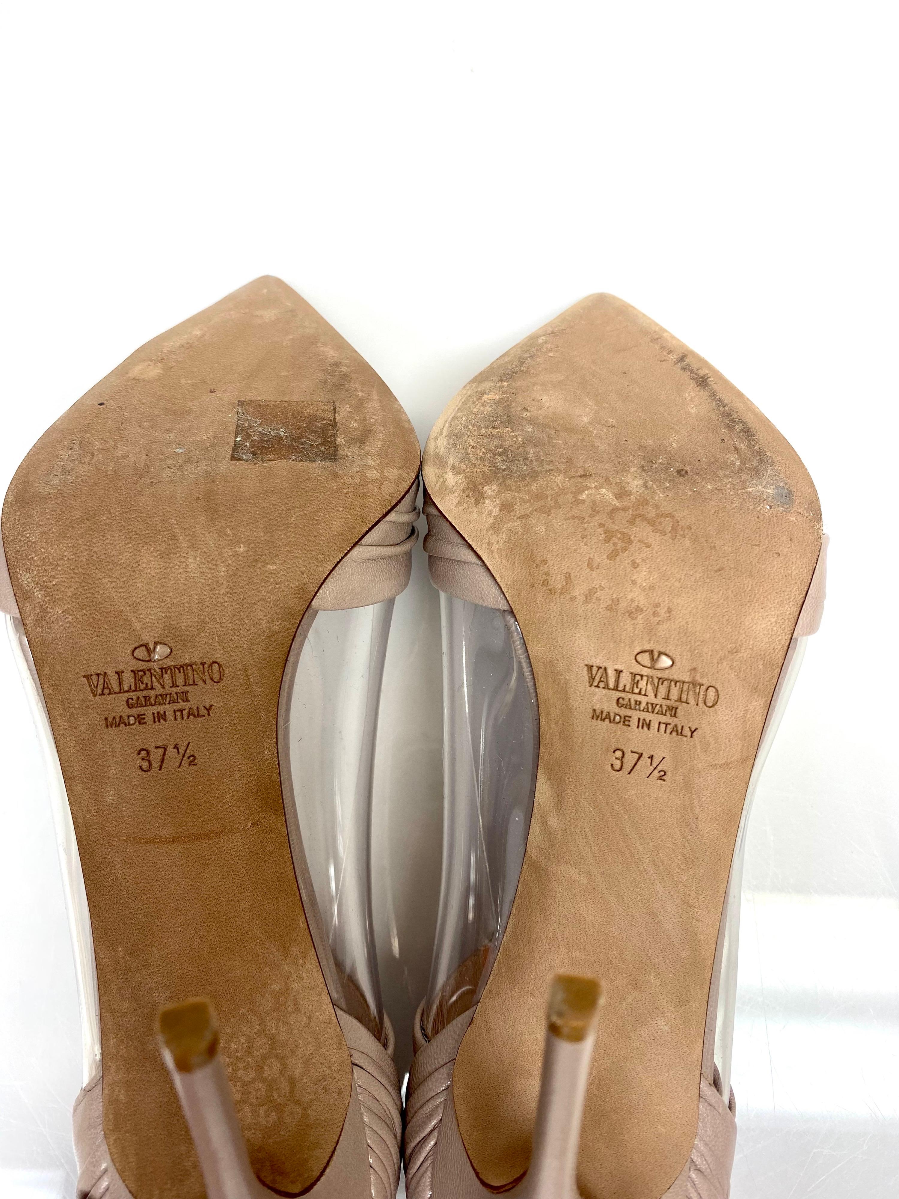 Valentino Nude Ruched Leather Perspex Plastic Heels Pumps - Size 37.5 In Excellent Condition In West Palm Beach, FL