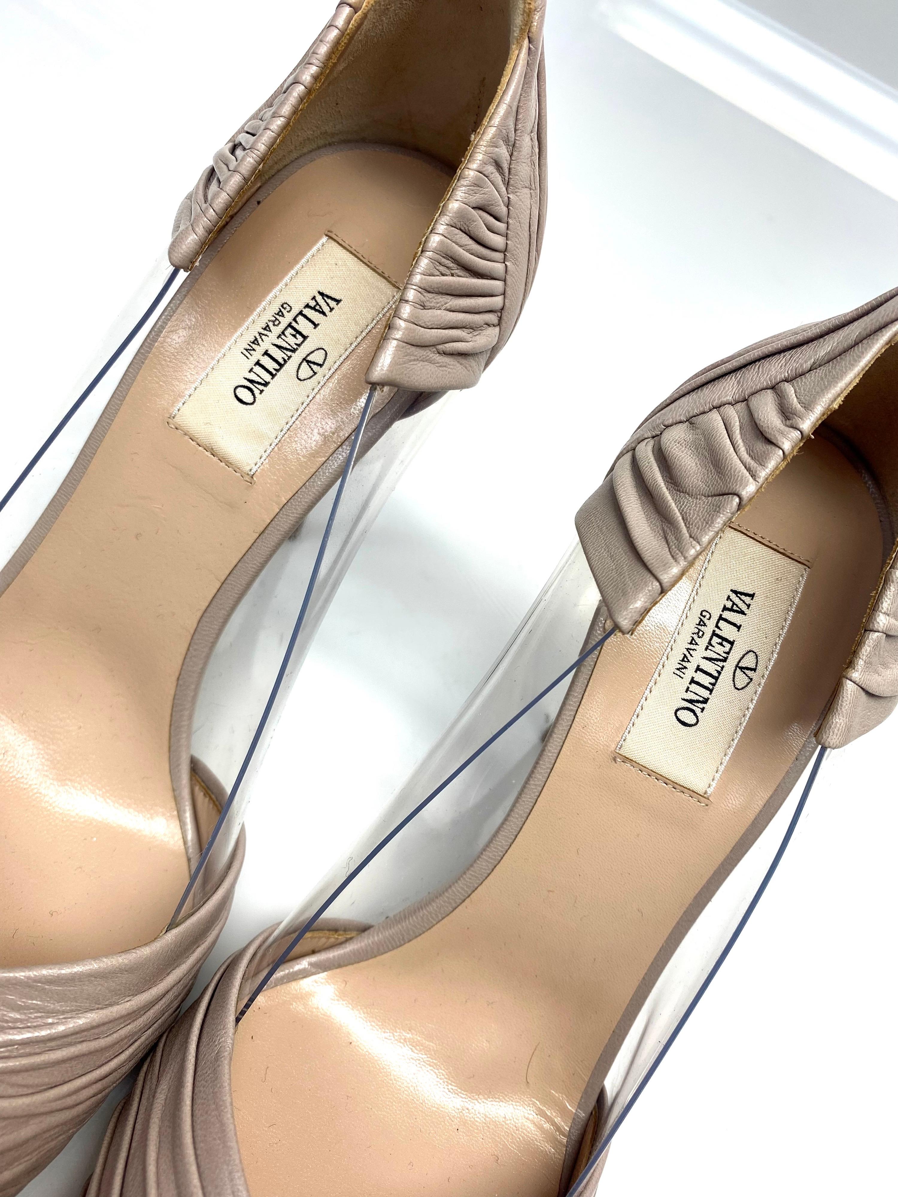 Women's Valentino Nude Ruched Leather Perspex Plastic Heels Pumps - Size 37.5