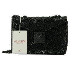 Valentino NWT Borsa a tracolla/tracolla nera con una borchia impreziosita da cristalli
