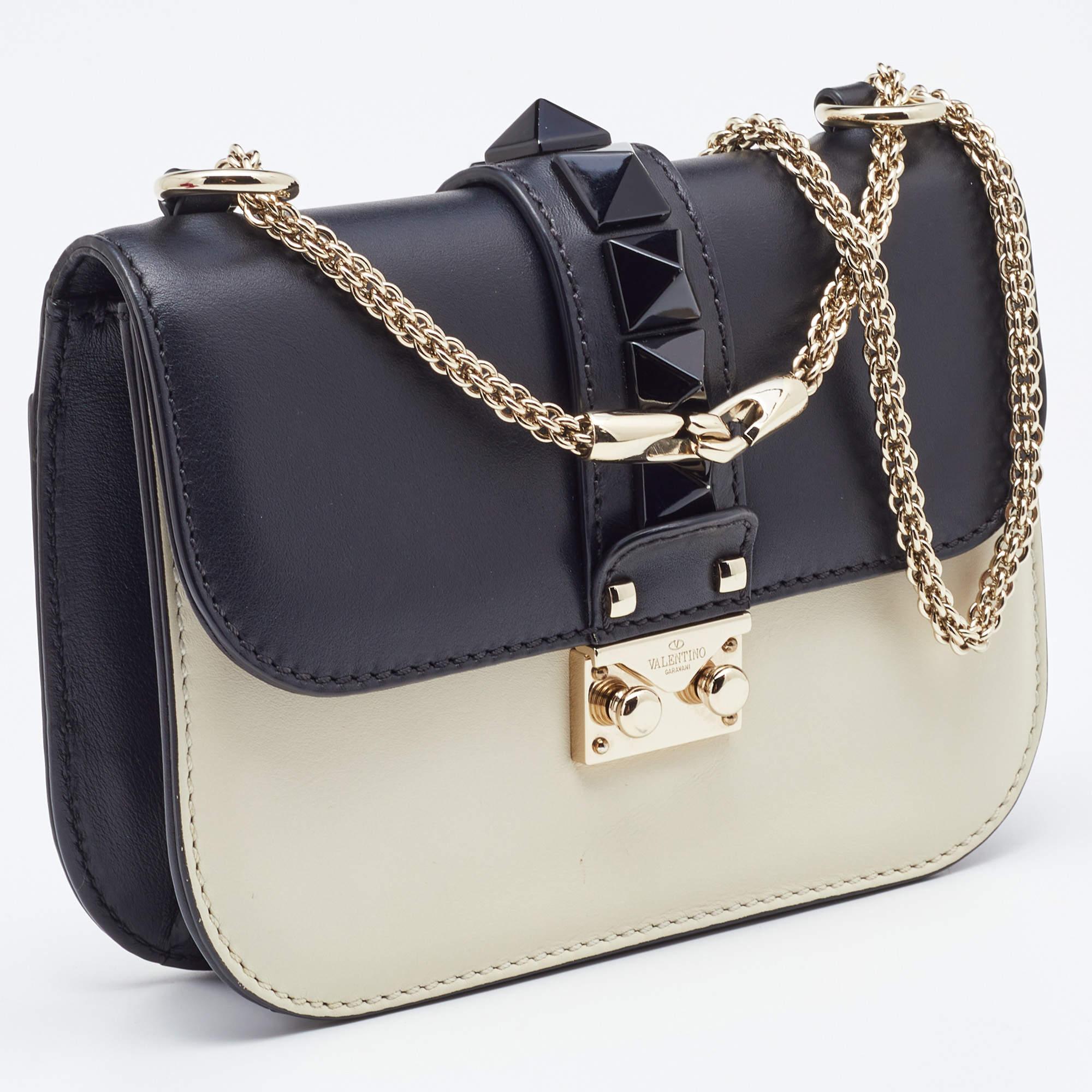 Valentino Off White/Black Leather Small Rockstud Glam Lock Flap Bag In Good Condition In Dubai, Al Qouz 2