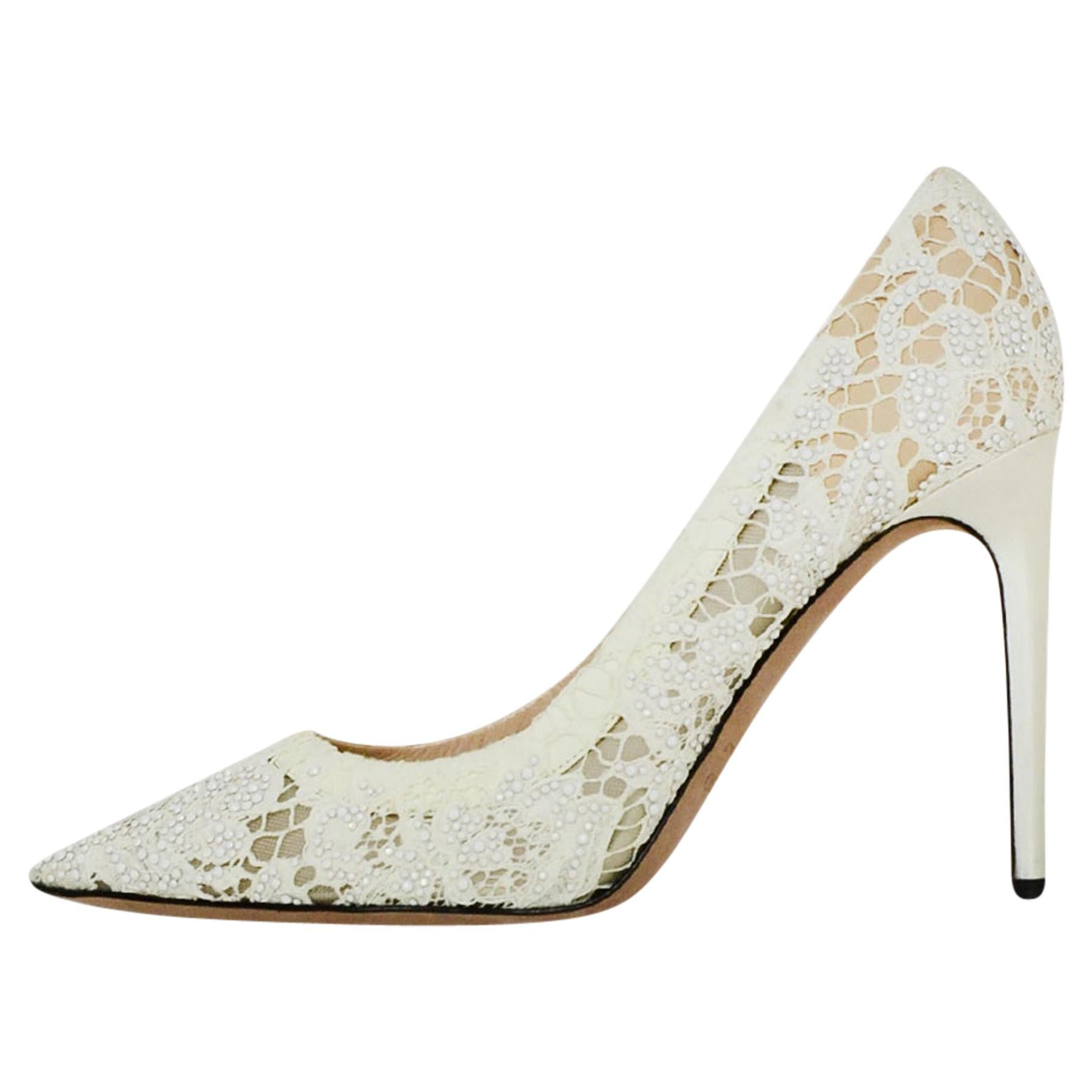 Valentino off-White Lace/Crystal Point Toe Pumps sz 39 rt. $1, 695