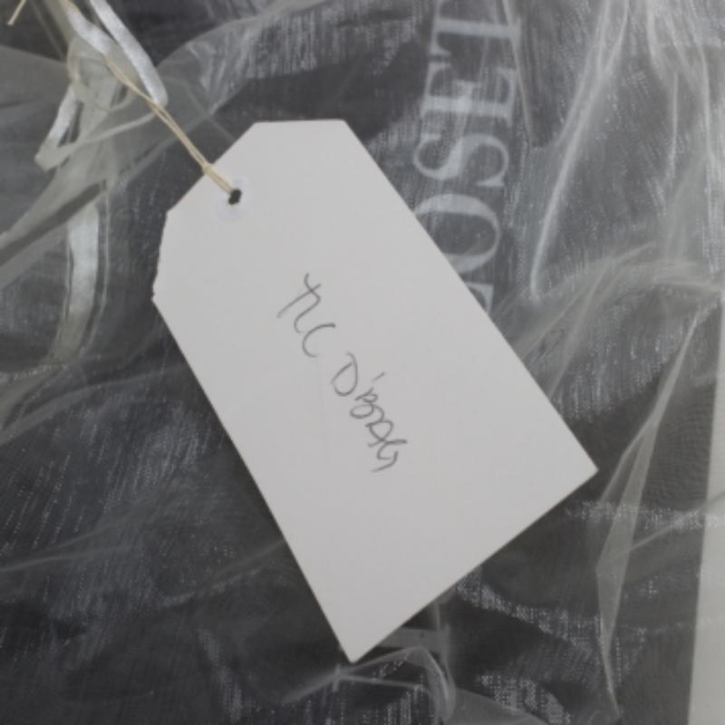 Valentino Bolso Shopper Maison Pintucked de piel blanco roto Gris en venta