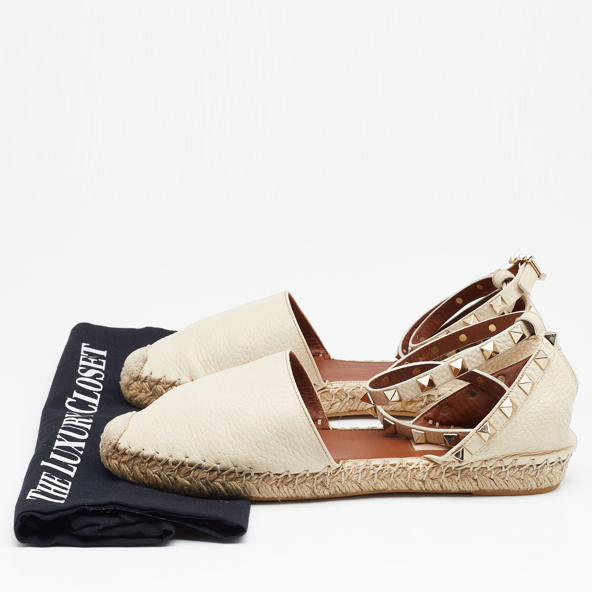 Valentino Off White Leather Rockstud Espadrilles Flats Size 36 In Good Condition In Dubai, Al Qouz 2