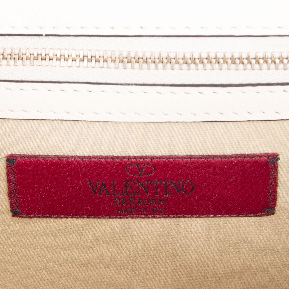 VALENTINO off-white leather ROCKSTUD GLAM LOCK SMALL Shoulder Bag In Excellent Condition In Zürich, CH
