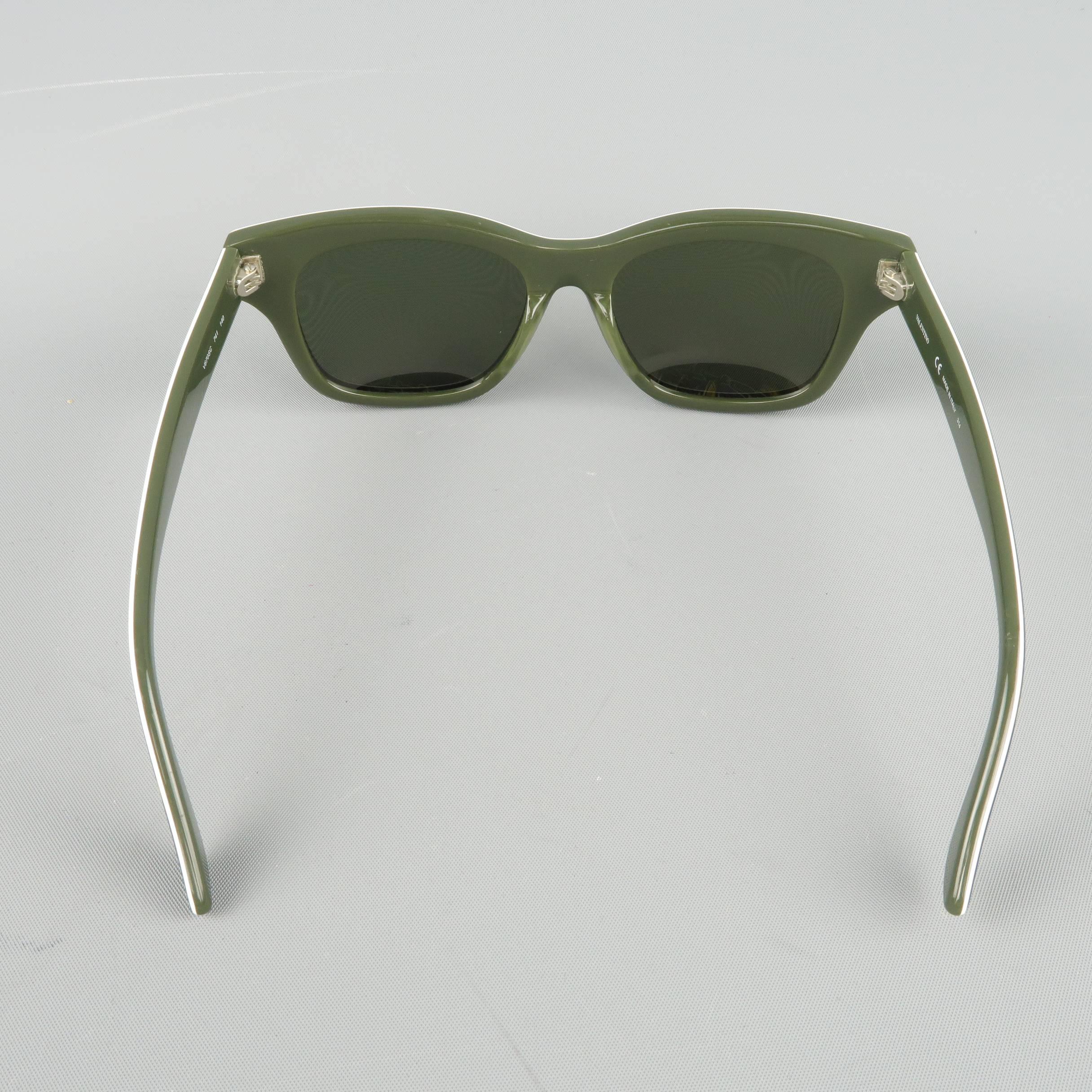 VALENTINO Olive & Lime Green Camouflage Acetate Rockstud Wayfarer Sunglasses In New Condition In San Francisco, CA