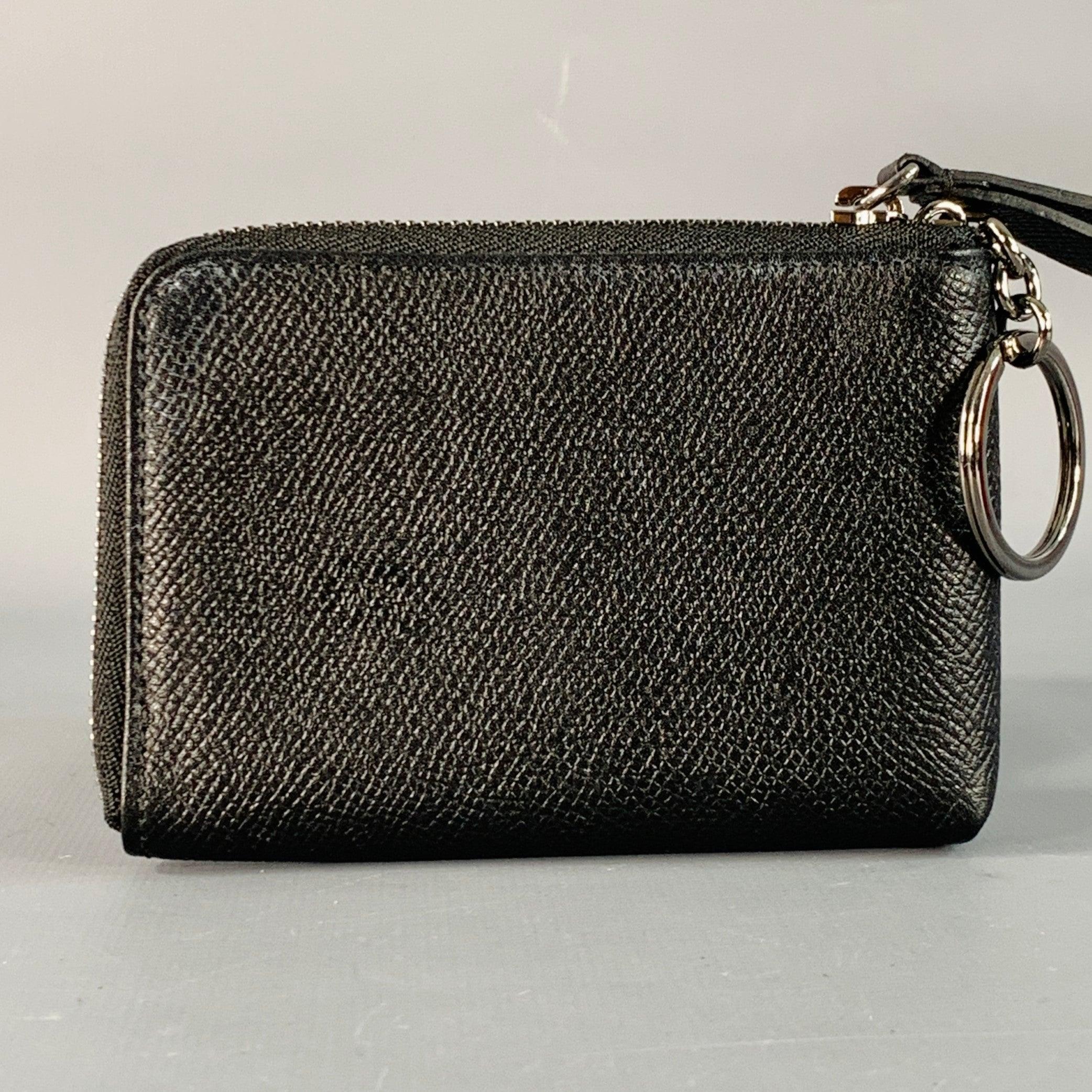 Noir VALENTINO One Size Black Silver Pebble Grain Zip Around Keychain Wallet en vente