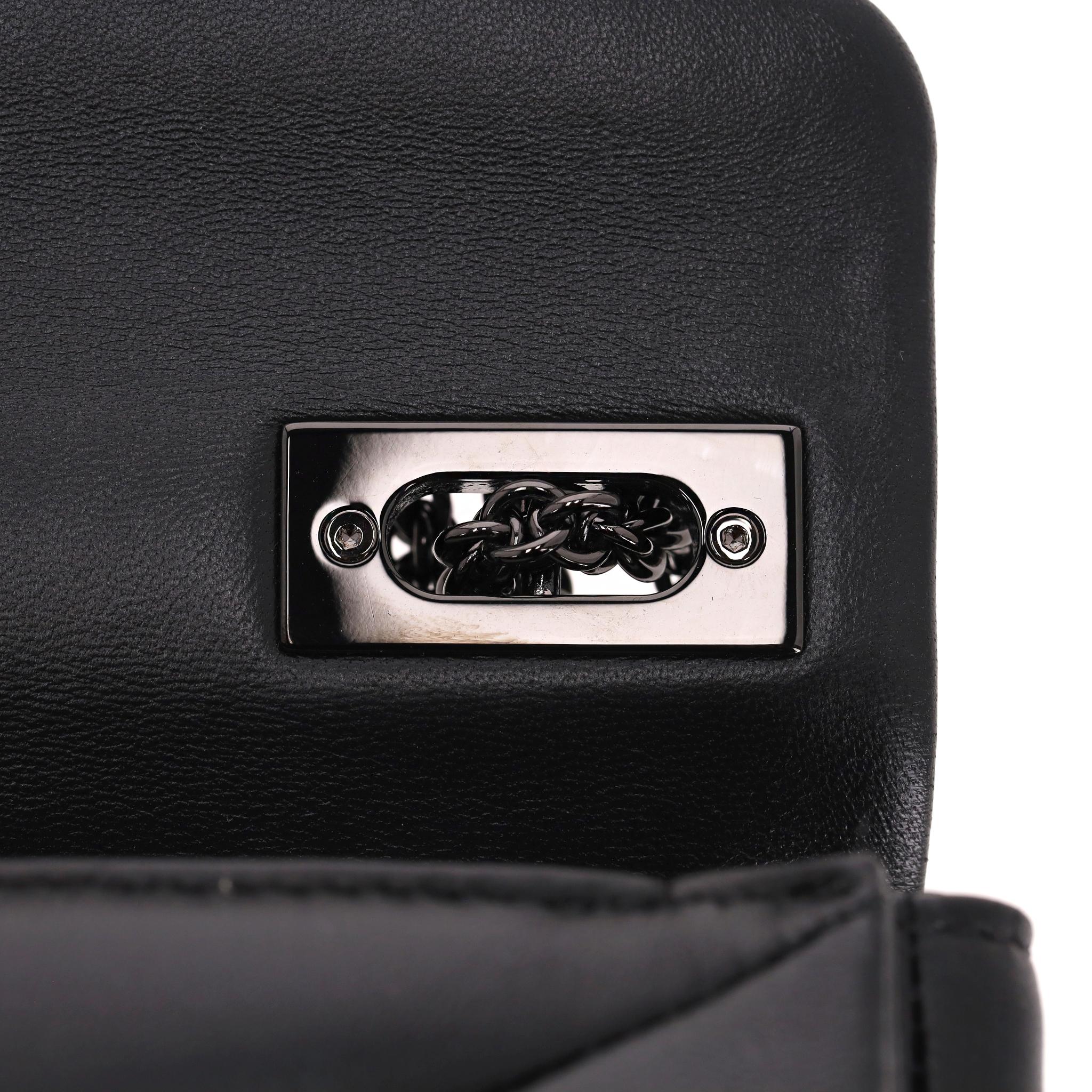 Borsa a tracolla/crossbody in pelle trapuntata Valentino One Stud in vendita 6