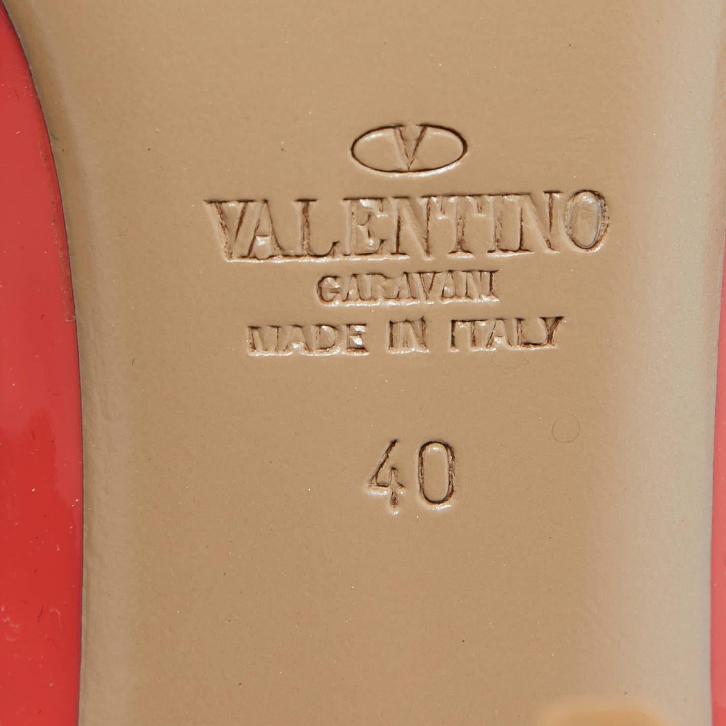 Valentino escarpins Rockstud orange/beige en cuir et verni, taille 40 en vente 1