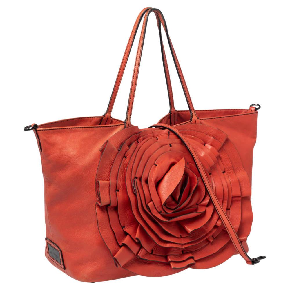 Valentino Orange Leather Petale Rose Shopper Tote In Fair Condition For Sale In Dubai, Al Qouz 2