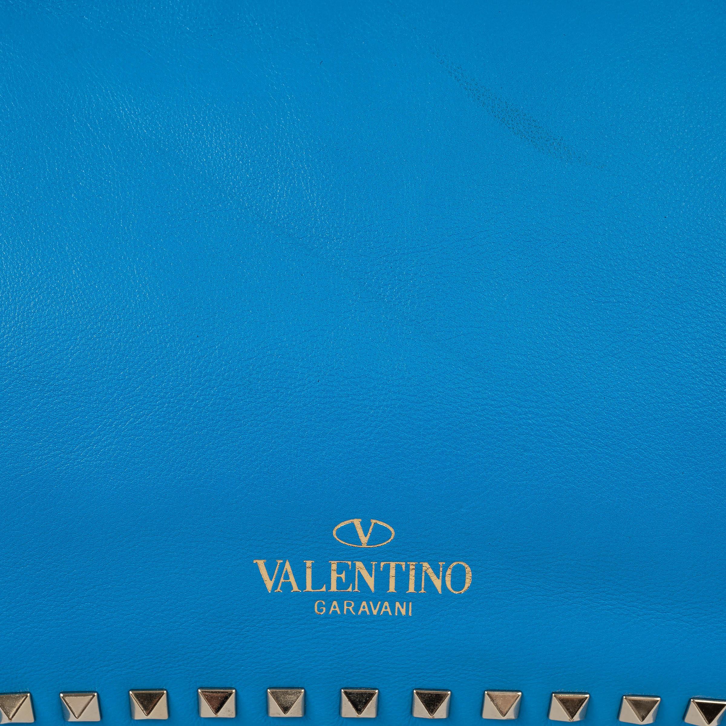 VALENTINO Papageiblaue Tragetasche aus Leder ROCKSTUD MEDIUM im Angebot 1