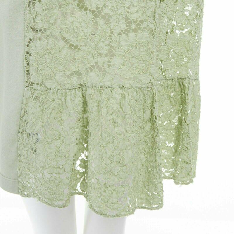 VALENTINO pastel green cotton crepe floral lace pleated back mini dress L
Reference: TGAS/A02948
Brand: Valentino
Designer: Pier Paolo Piccioli
Material: Cotton, Blend
Color: Green
Pattern: Other
Extra Details: Cotton blend. Pistachio green. Round
