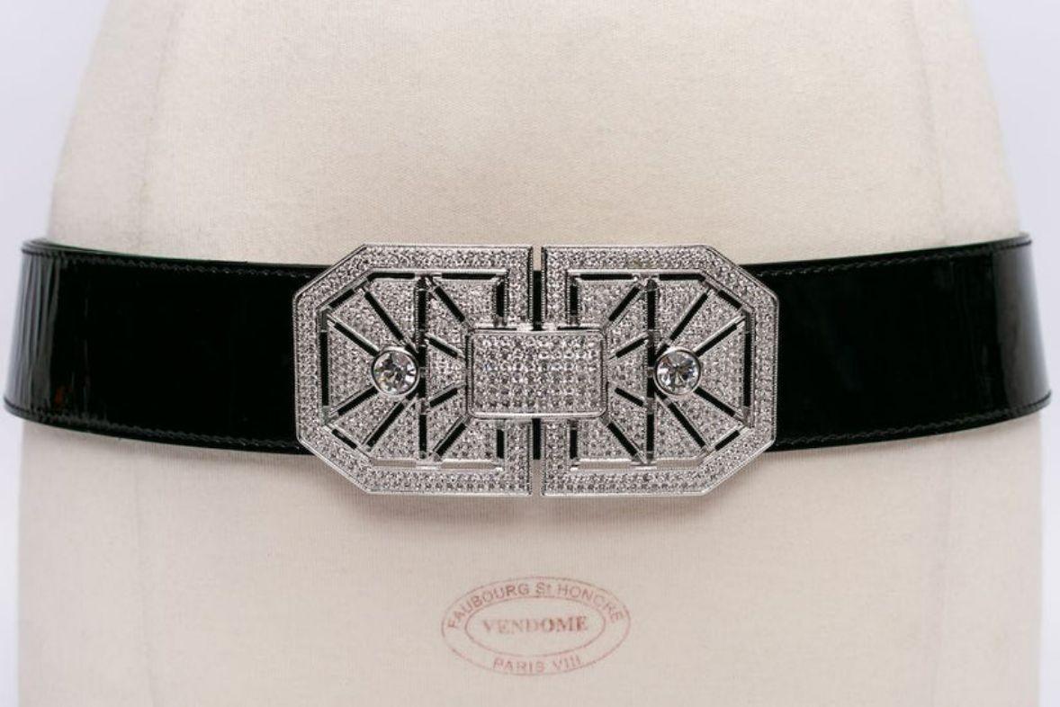 Valentino Patent Leather Belt with Rhinestones In Excellent Condition In SAINT-OUEN-SUR-SEINE, FR