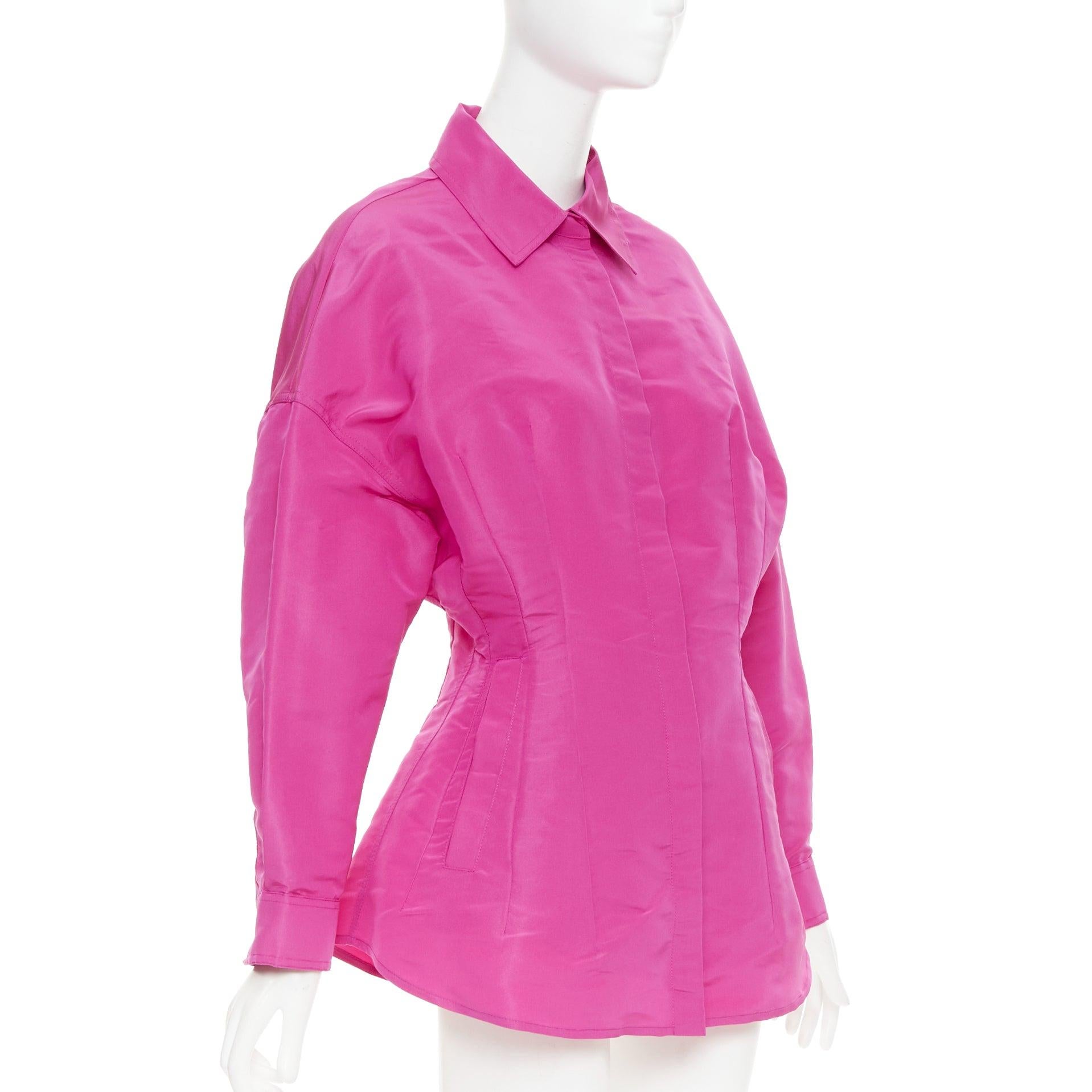 VALENTINO Pier Paolo Piccioili 2022 seda moaré PP Rosa 100% seda mini vestido camisero IT38 XS
Referencia: AAWC/A01542
Marca Valentino
Diseñador: Pier Paolo Piccioli
Model No: Minivestido camisero de seda
Colección: 2022
Material: Seda
Color: