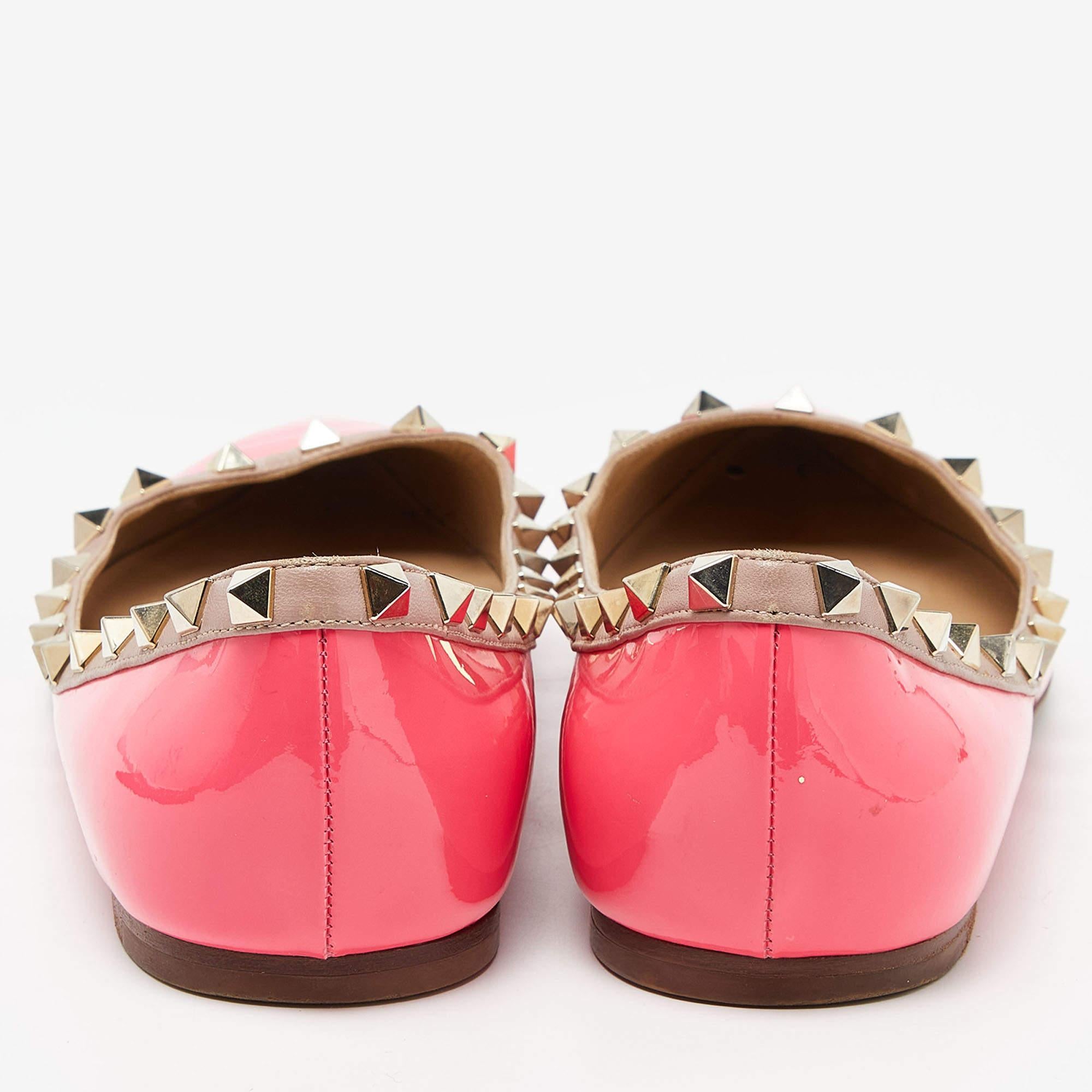 Women's Valentino Pink/Beige Patent Leather Rockstud Pointed Toe Ballet Flats Size 40 For Sale