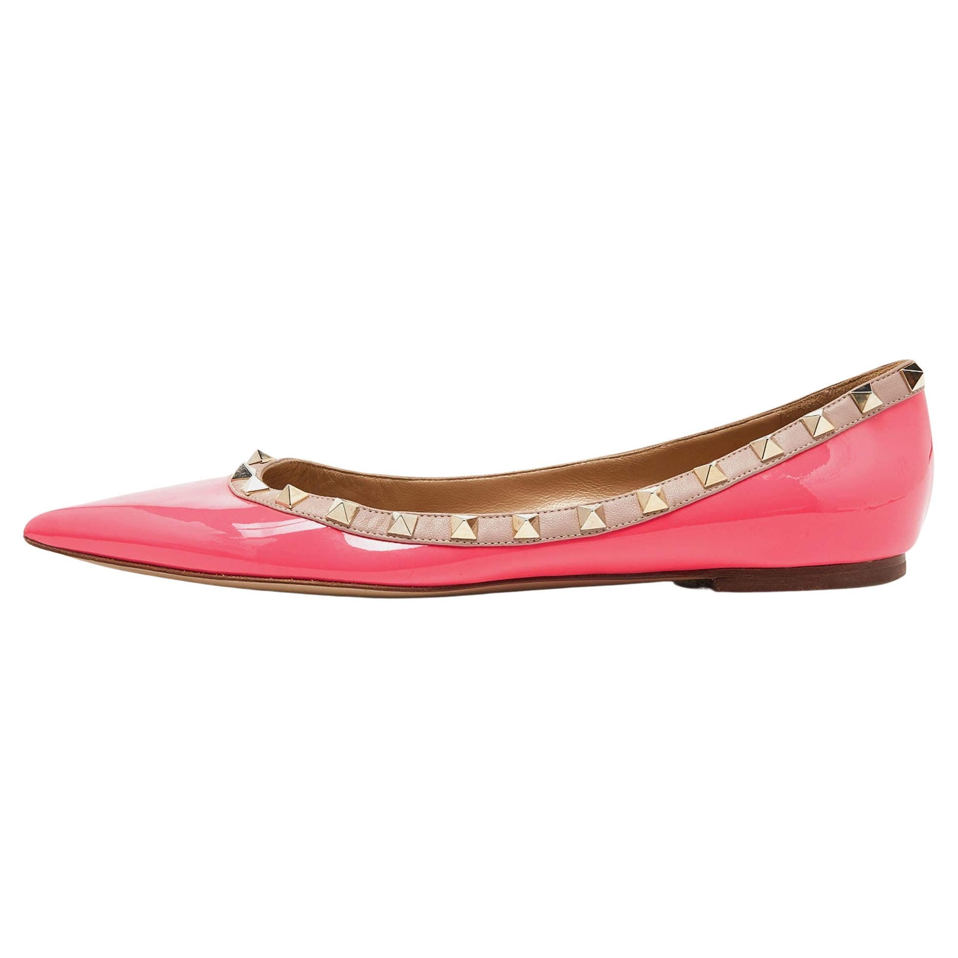 Valentino Pink/Beige Patent Leather Rockstud Pointed Toe Ballet Flats Size 40 For Sale