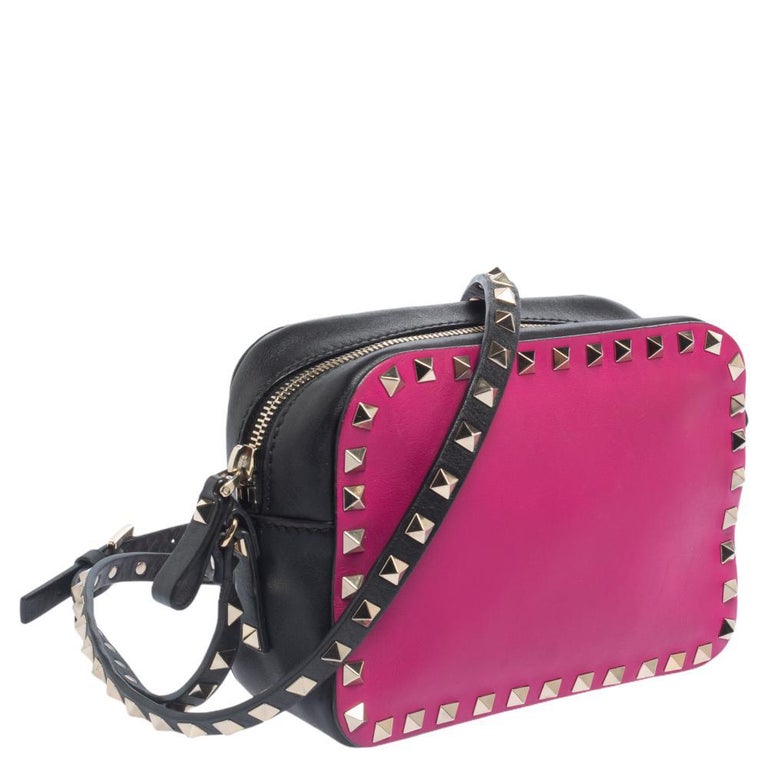 Valentino Pink/Black Leather Rockstud Camera Bag 1stDibs | valentino camera bag sale, bag black, valentino camera pink