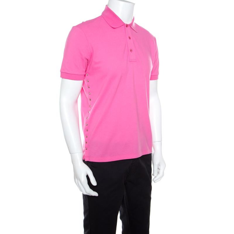Valentino Pink Classic Pique Rockstud Untitled Polo T-Shirt M im Zustand „Gut“ in Dubai, Al Qouz 2
