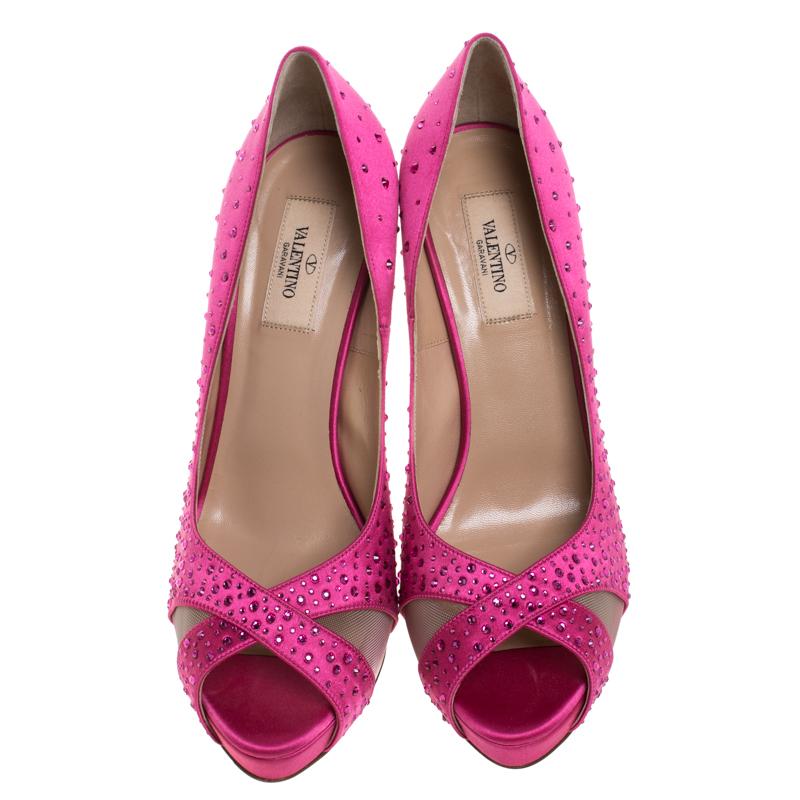 Valentino Rosa Kristall verschönerte Satin Peep Toe Plateau Pumps Größe 40 (Pink) im Angebot