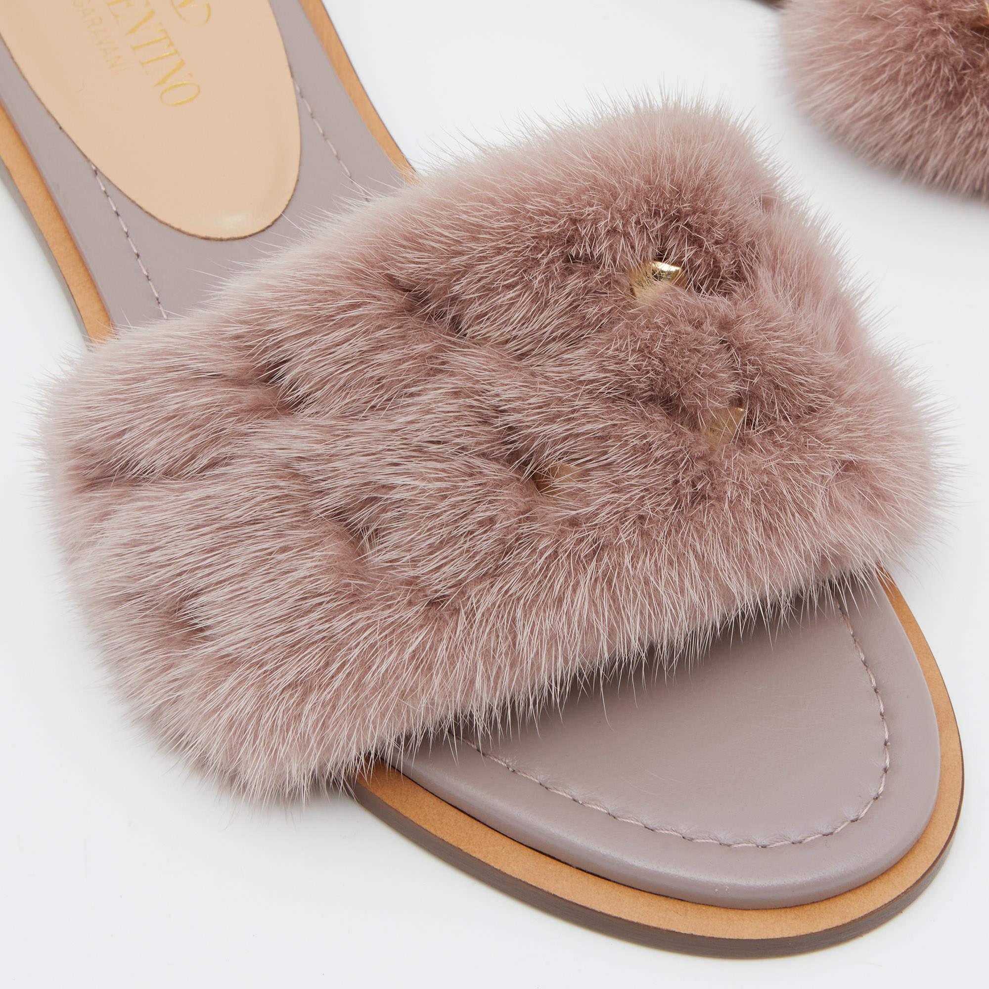 Valentino Pink Fur and Leather Rockstud Flat Sandals Size 39 2