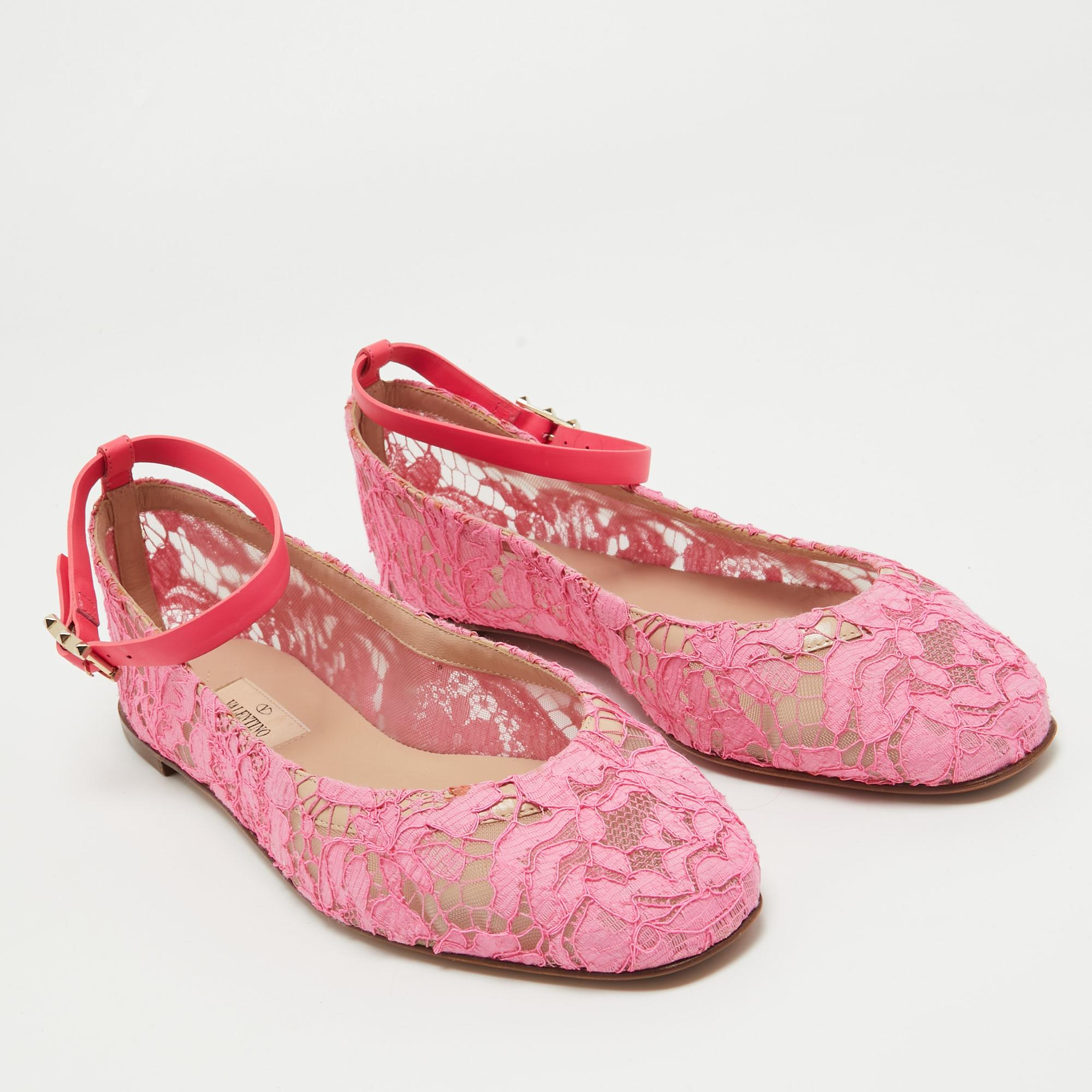 Women's Valentino Pink Lace and Leather Ankle Wrap Ballet Flats Size 40 For Sale