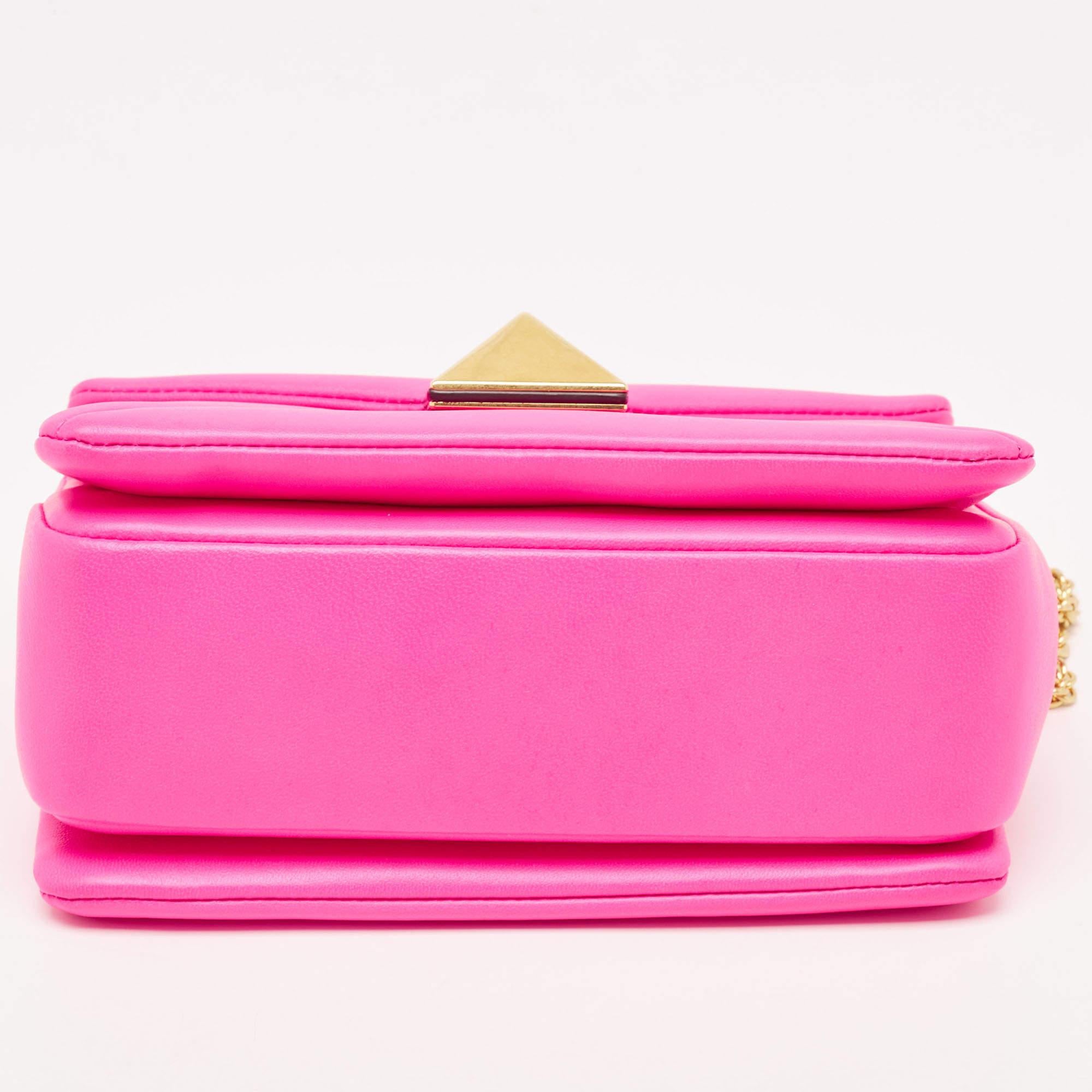 Valentino Pink Leather One Stud Flap Shoulder Bag For Sale 3