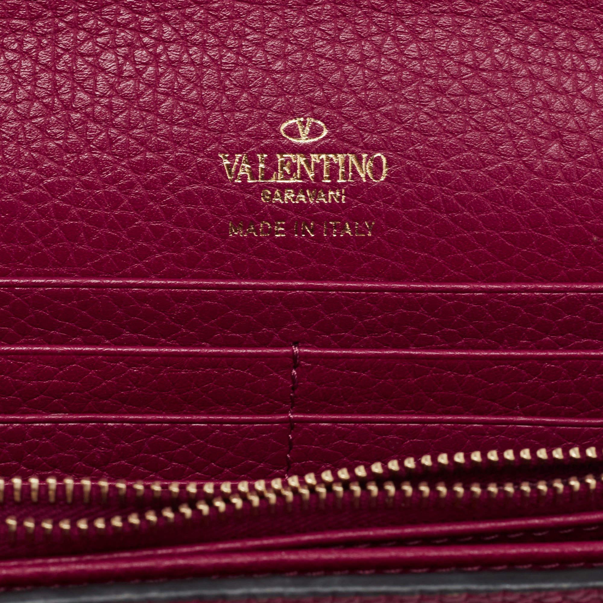 Valentino Rosa Leder Rockstud Umschlag Brieftasche auf Kette im Angebot 5