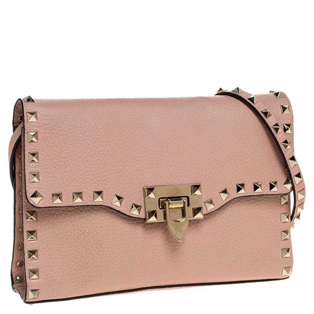Valentino Pink Leather Rockstud Shoulder Bag In Fair Condition In Dubai, Al Qouz 2