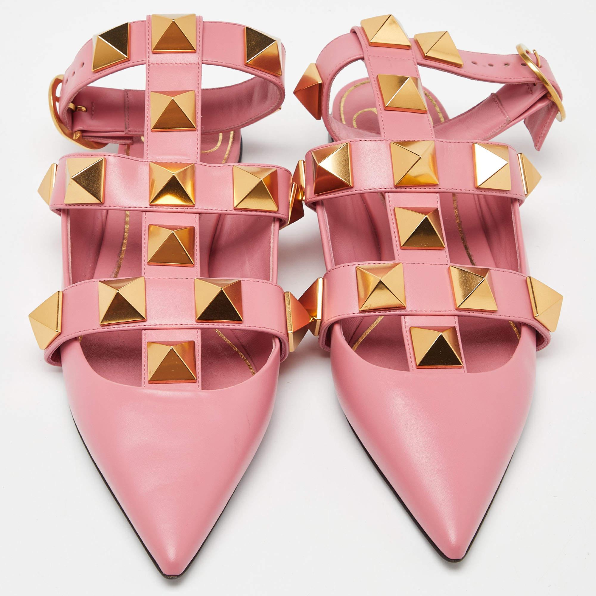 Valentino Pink Leather Roman Stud Ankle Cuff Flat Sandals Size 37 In Excellent Condition In Dubai, Al Qouz 2