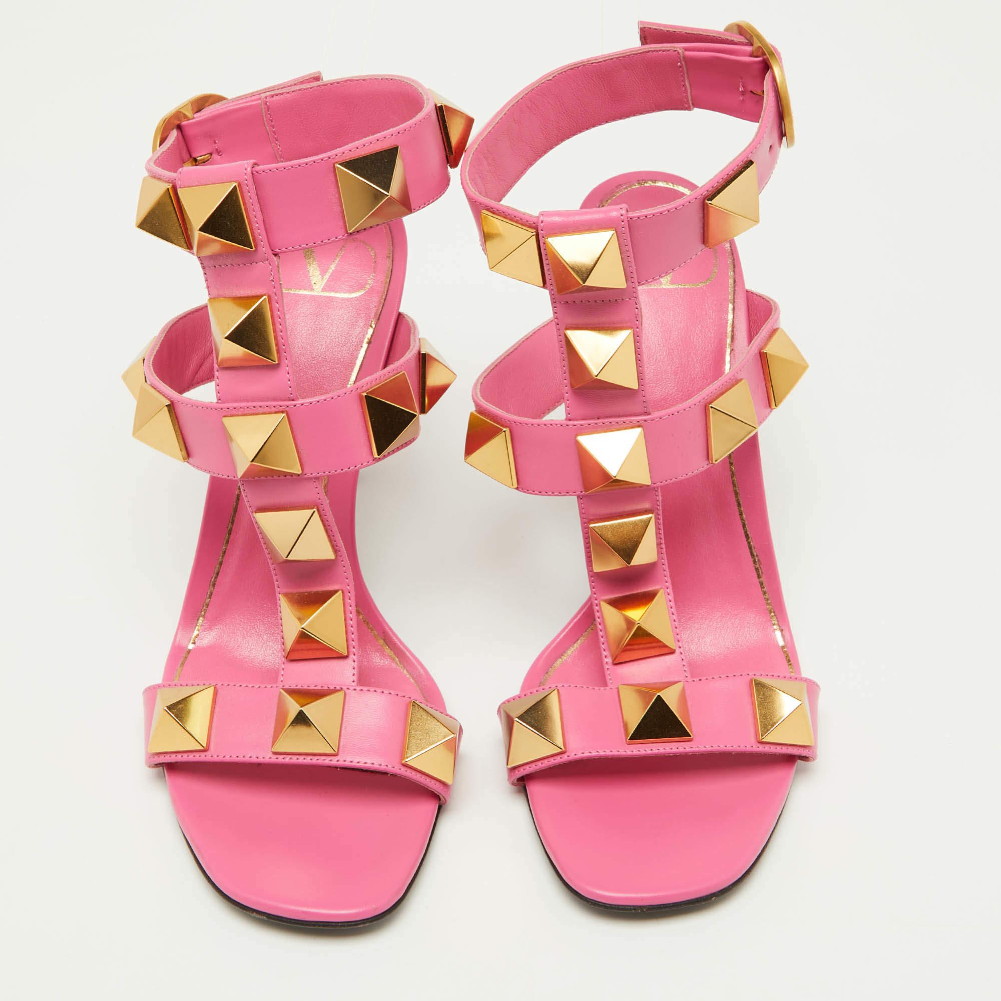 Valentino Pink Leather Roman Stud Ankle Strap Sandals Size 36.5 In Good Condition For Sale In Dubai, Al Qouz 2