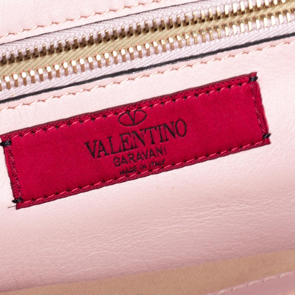 Bolso trapecio pequeño Rockstud de piel rosa de Valentino 4