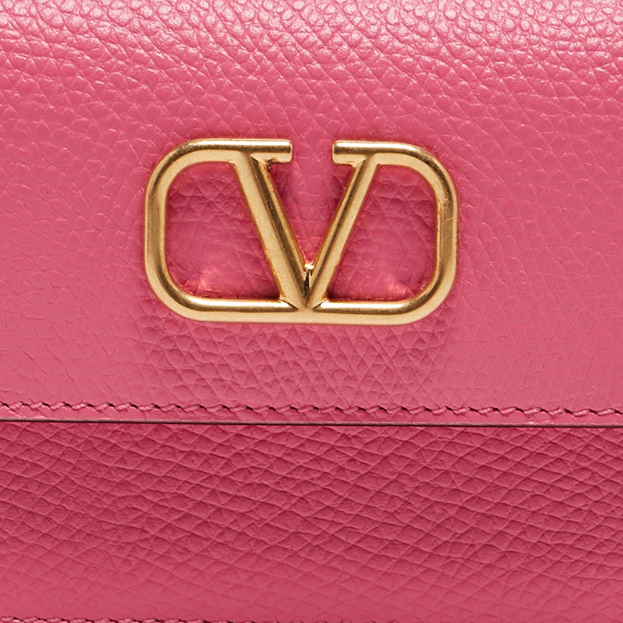 Valentino Pink Leather VLogo Accordion Card Holder In New Condition In Dubai, Al Qouz 2